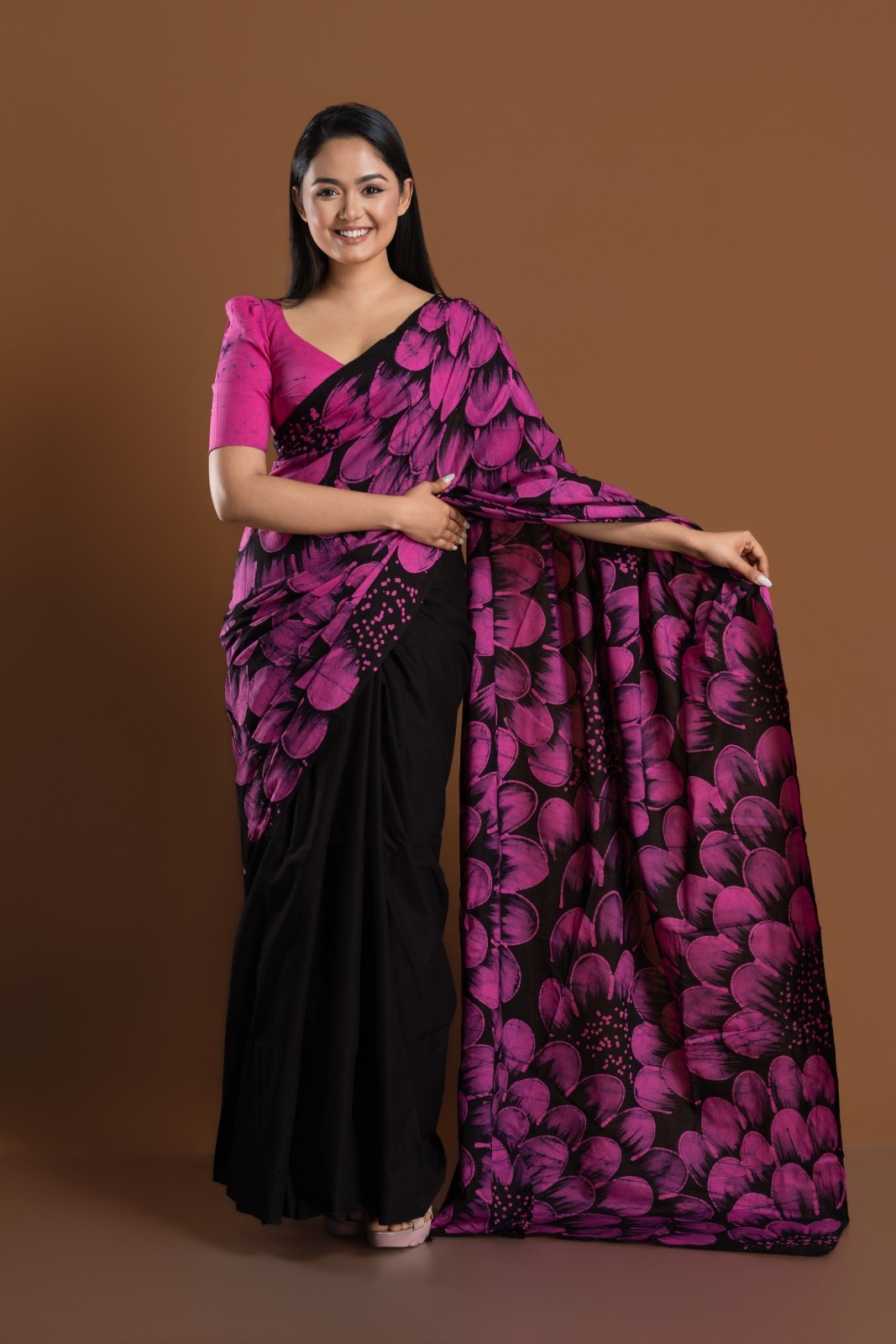 Handcrafted Authentic Sri Lankan Batik Saree – Image 3