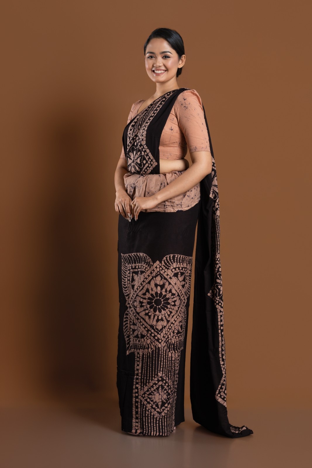 Handcrafted Authentic Sri Lankan Batik Saree – Image 3