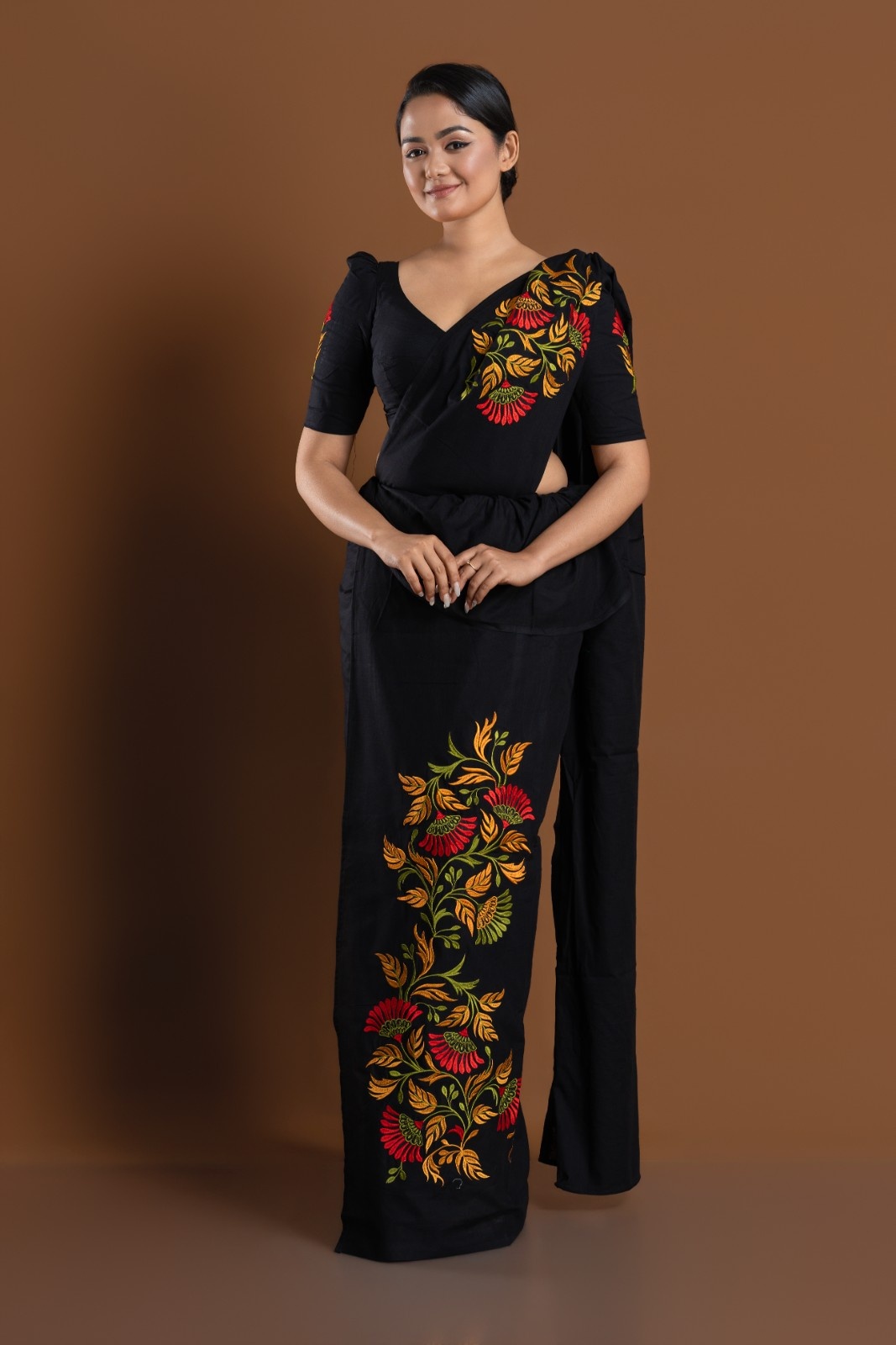 Elegant Sri Lankan Embroidery Saree – Image 3