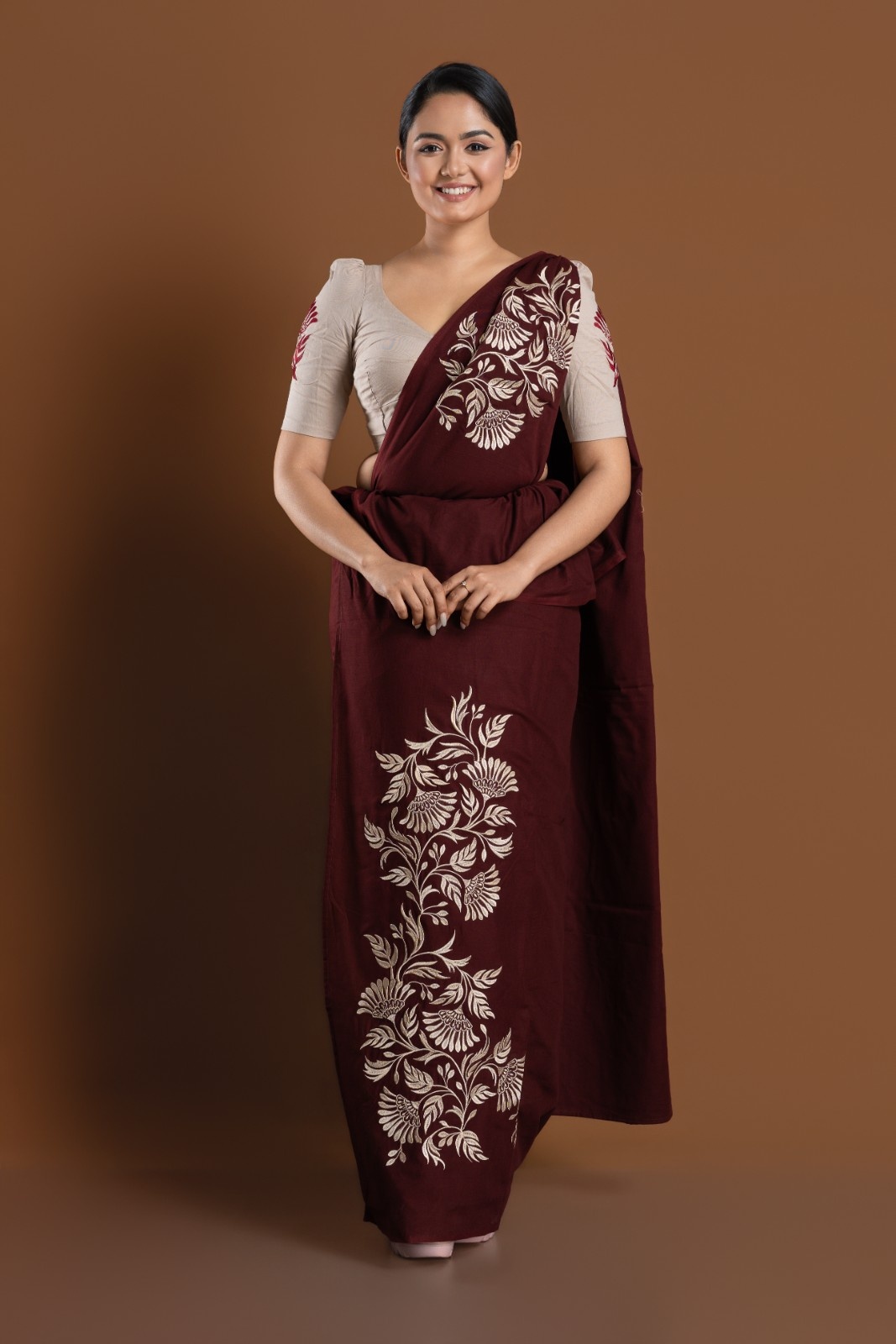 Elegant Sri Lankan Embroidery Saree – Image 2