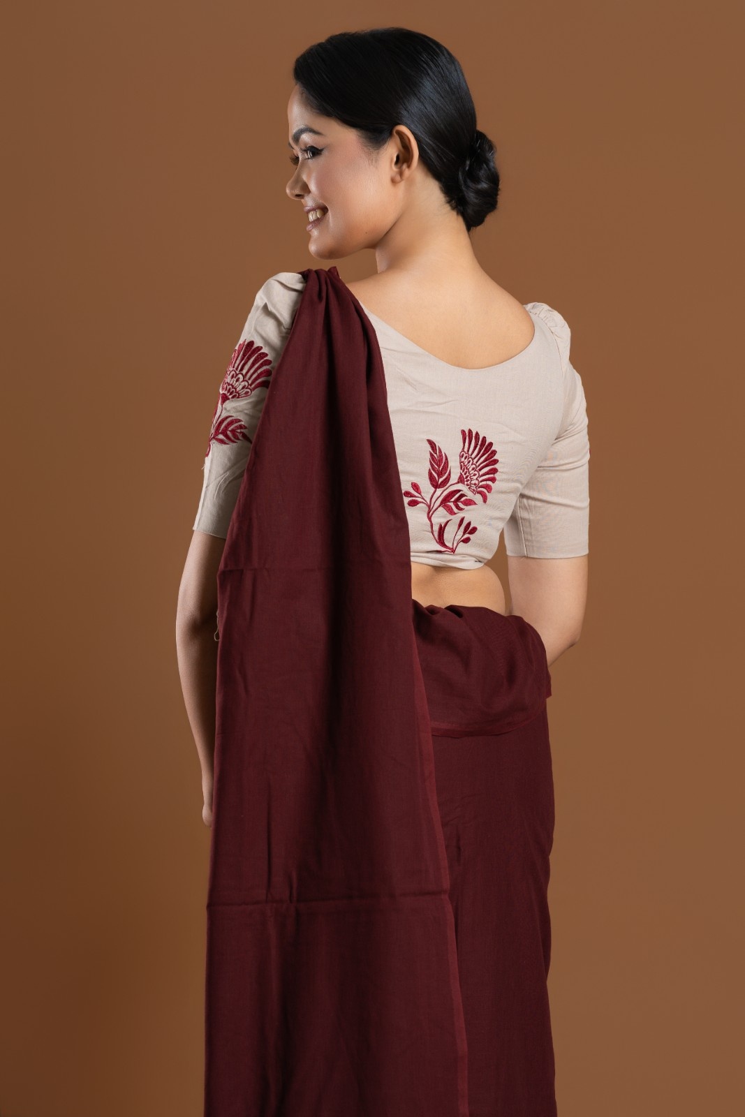 Elegant Sri Lankan Embroidery Saree – Image 3