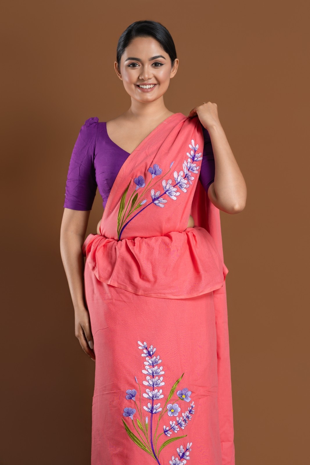 Elegant Sri Lankan Embroidery Saree – Image 2