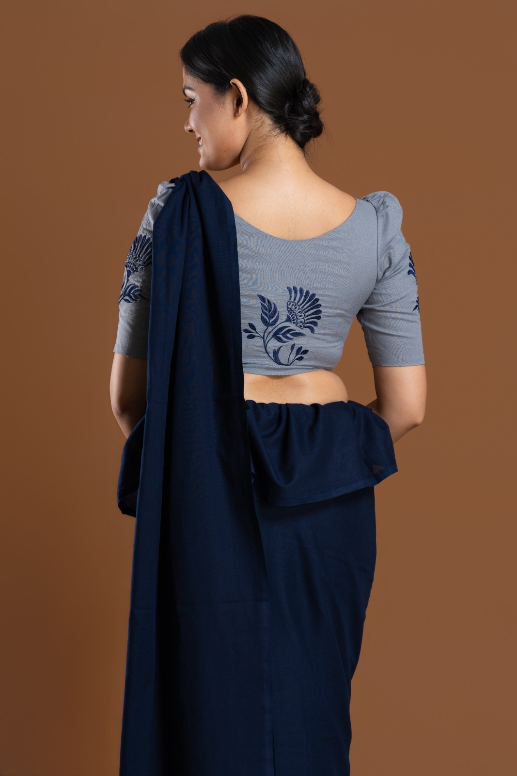 Elegant Sri Lankan Embroidery Saree – Image 3