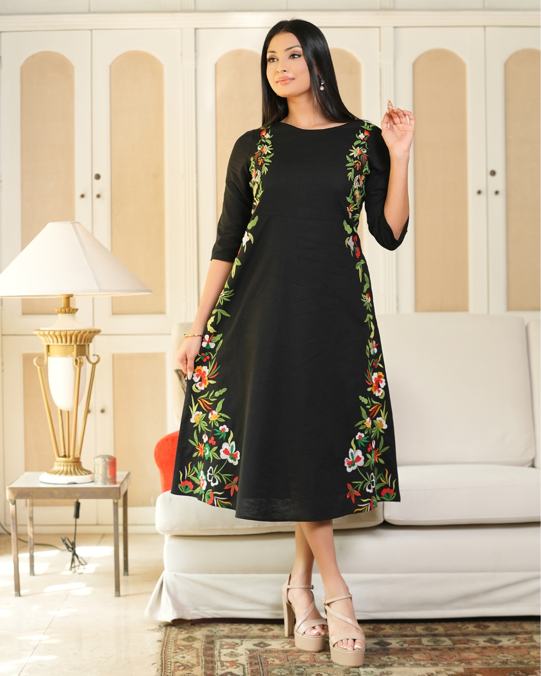 Floral Embroidered Midi Dress – Image 3