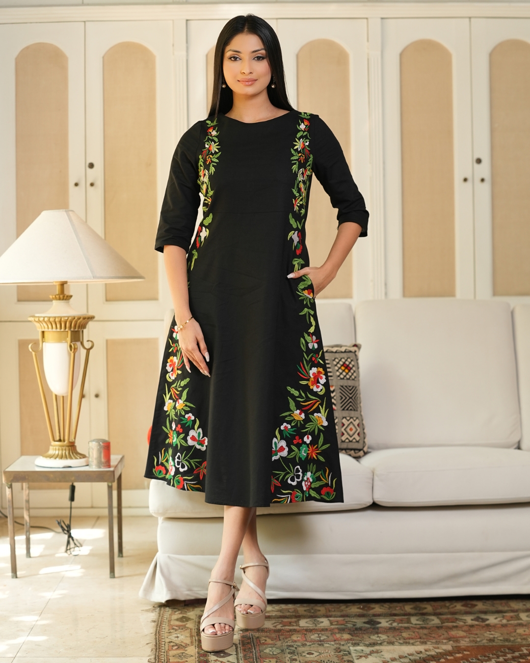Floral Embroidered Midi Dress – Image 2