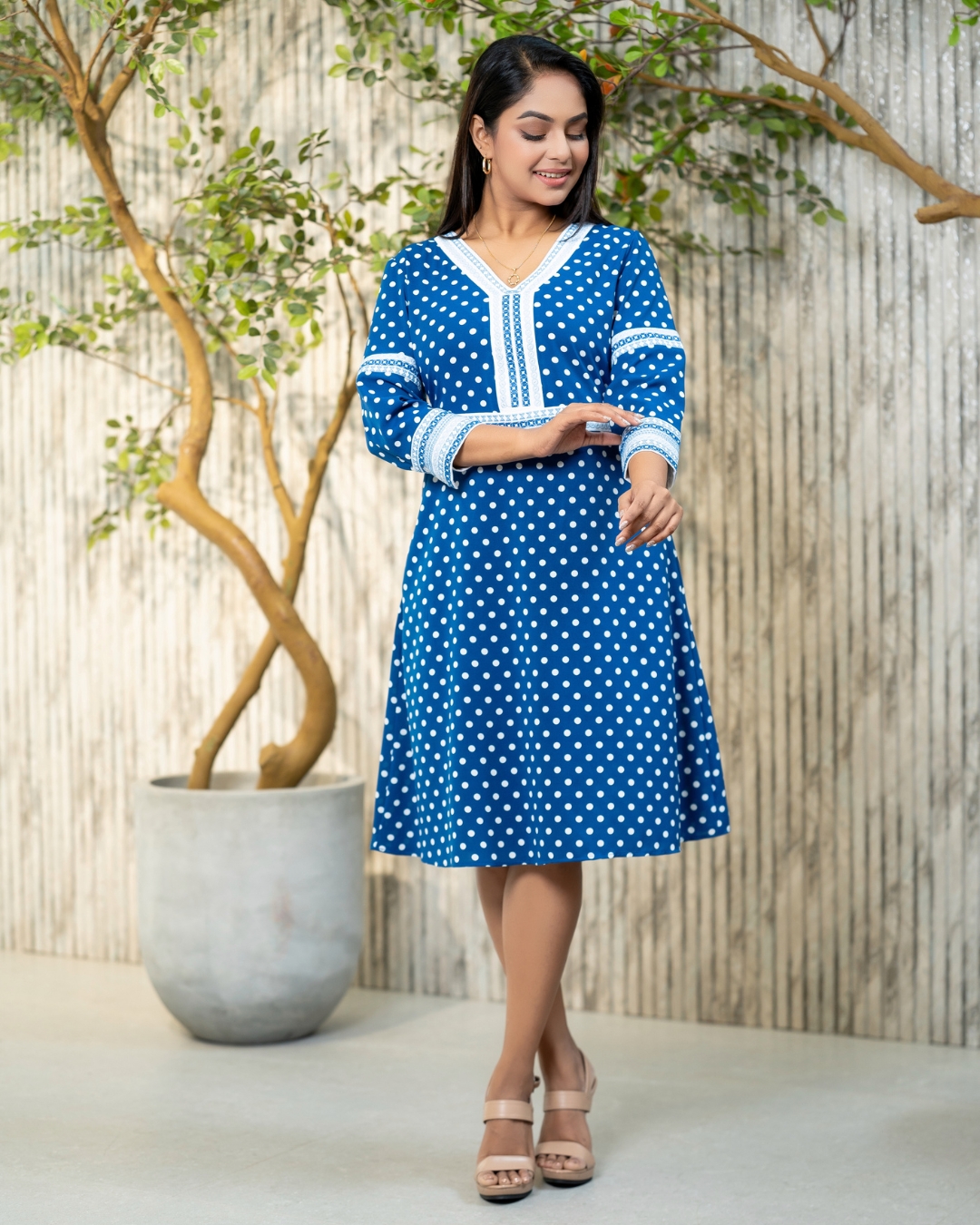 Polka Dot Patterned Contrast Embroidery Short Dress – Image 3