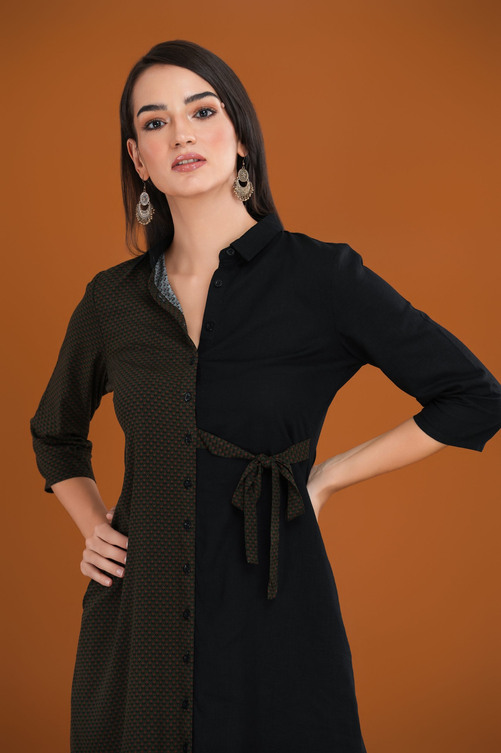 Two-Tone Tie-Up Shirt Dress – Image 4