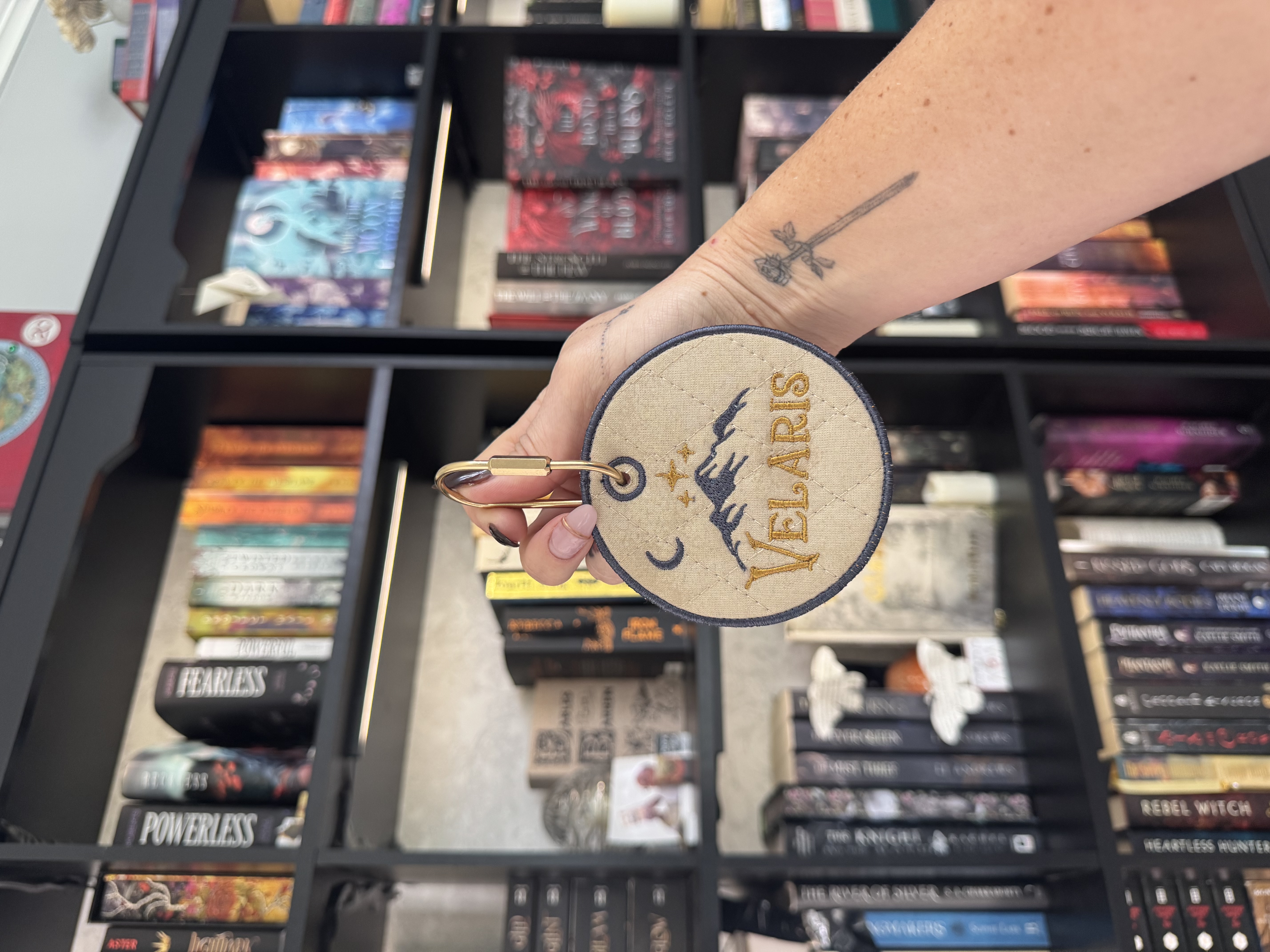Velaris Bag Tag – Image 1