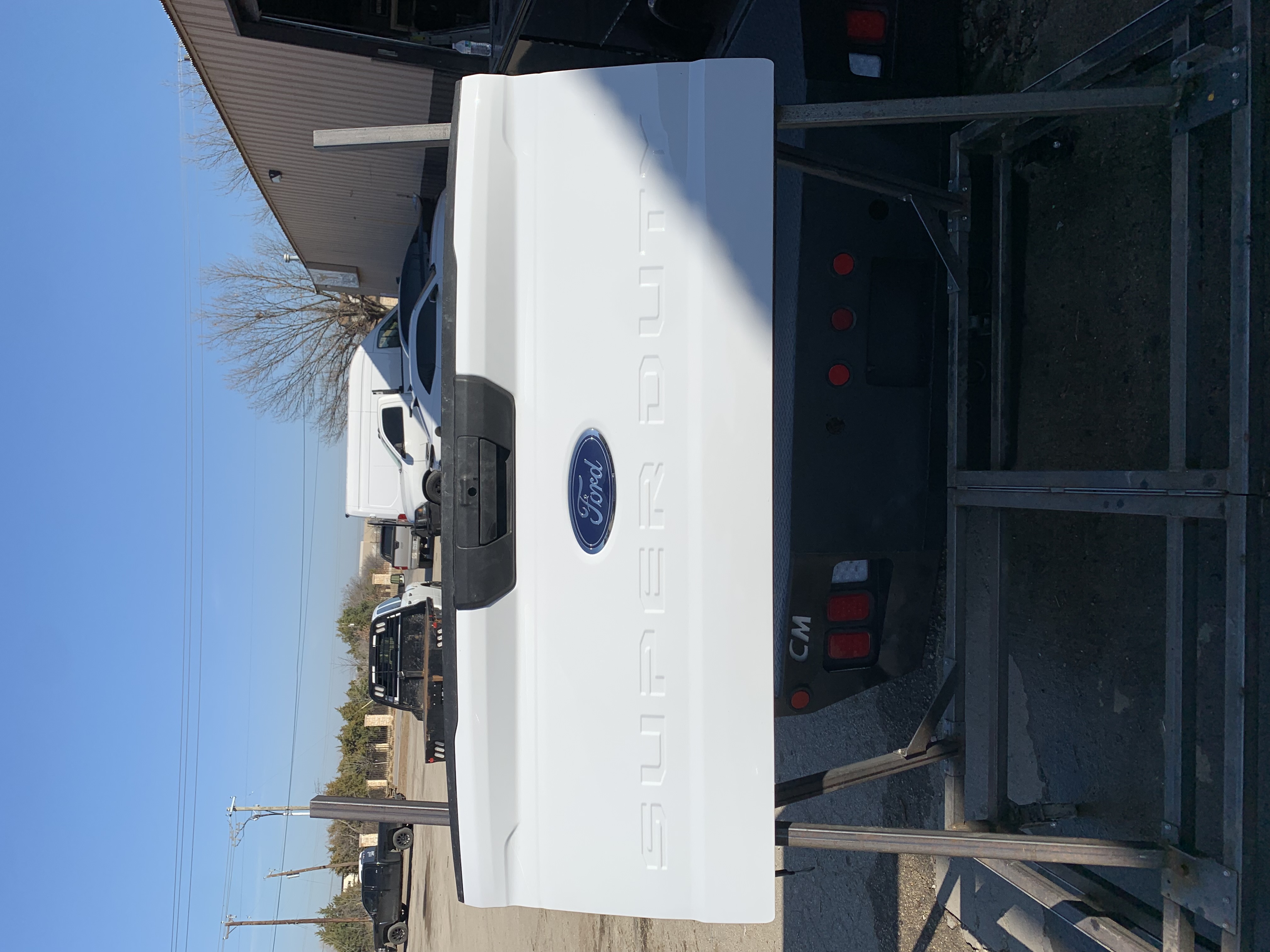 TGATE-103 2020-2023 FORD F-250 SUPERDUTY TAILGATE  – Image 1