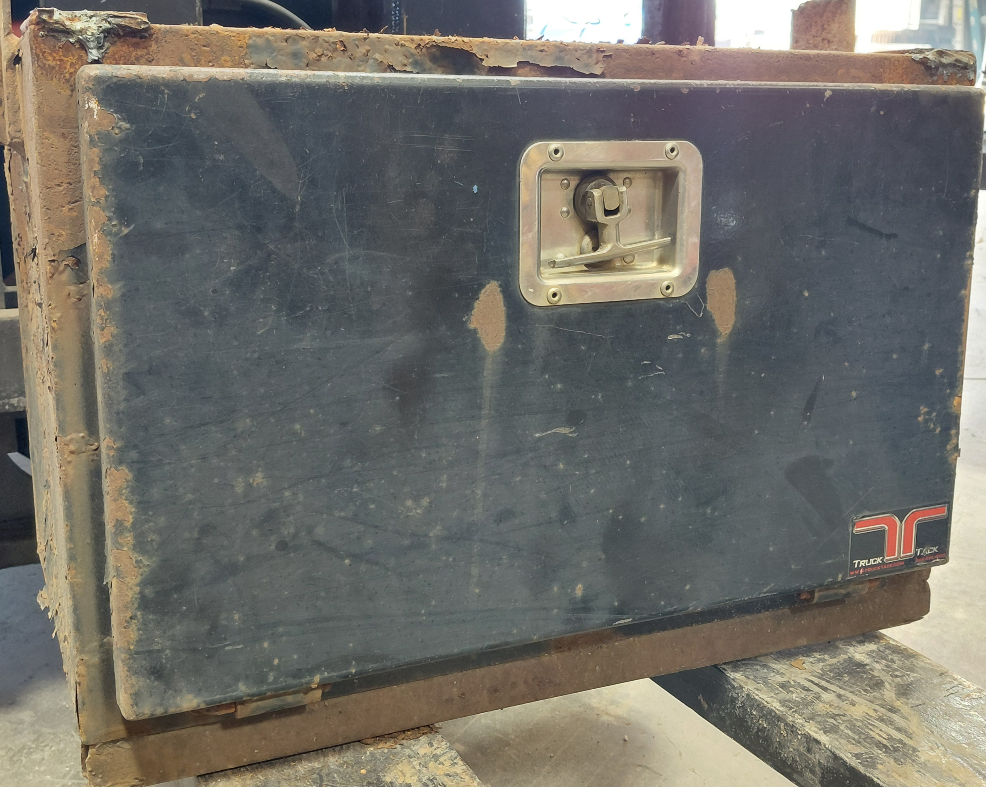 UNDERBODY TOOL BOX TB-35 – Image 1