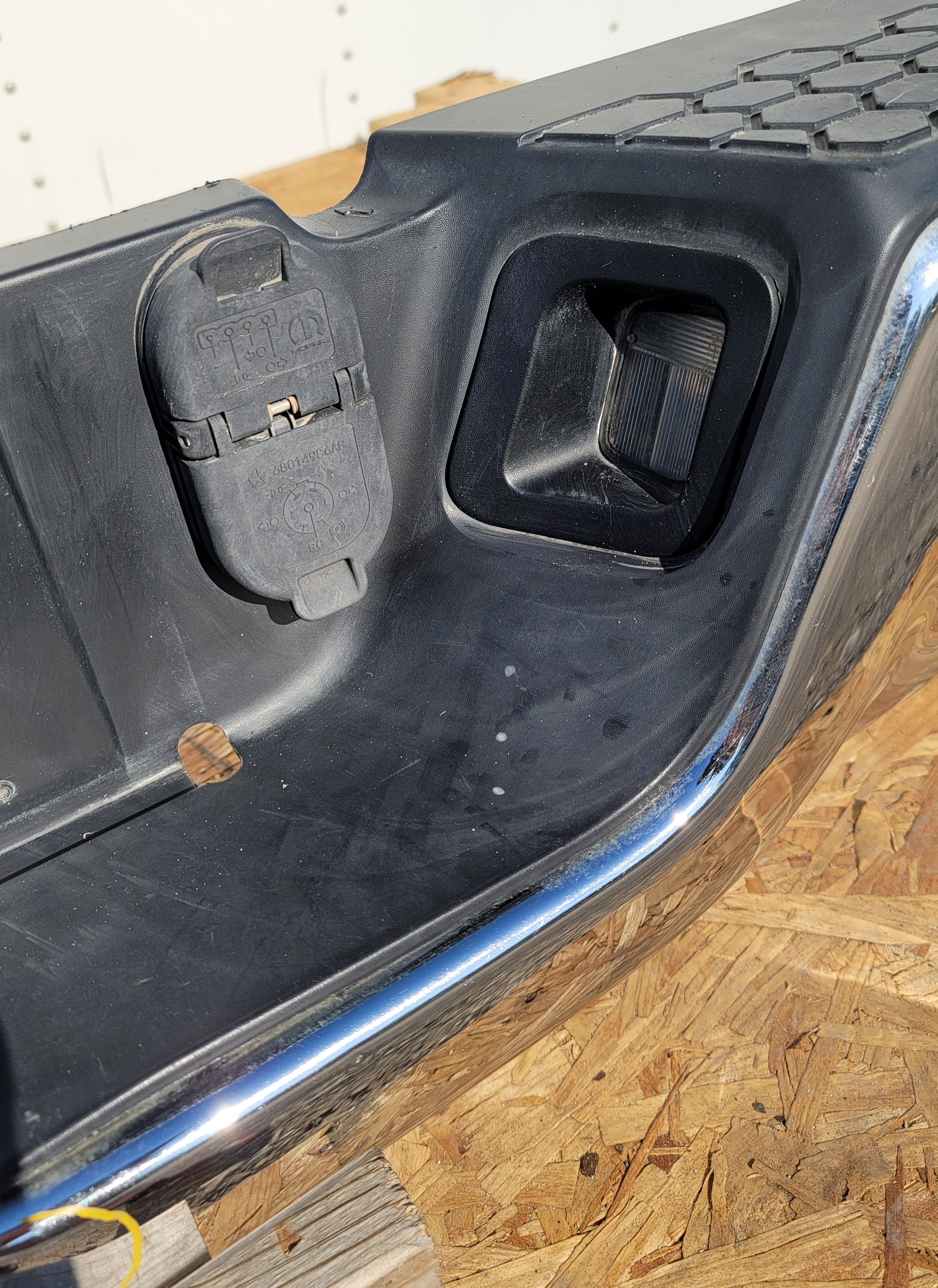 2013-18 Chrome RAM 1500 rear bumper-183 – Image 6