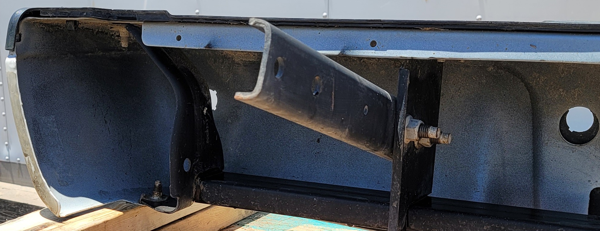 2011–2016 Ford F-250 Super Duty White Rear Bumper-189 – Image 12