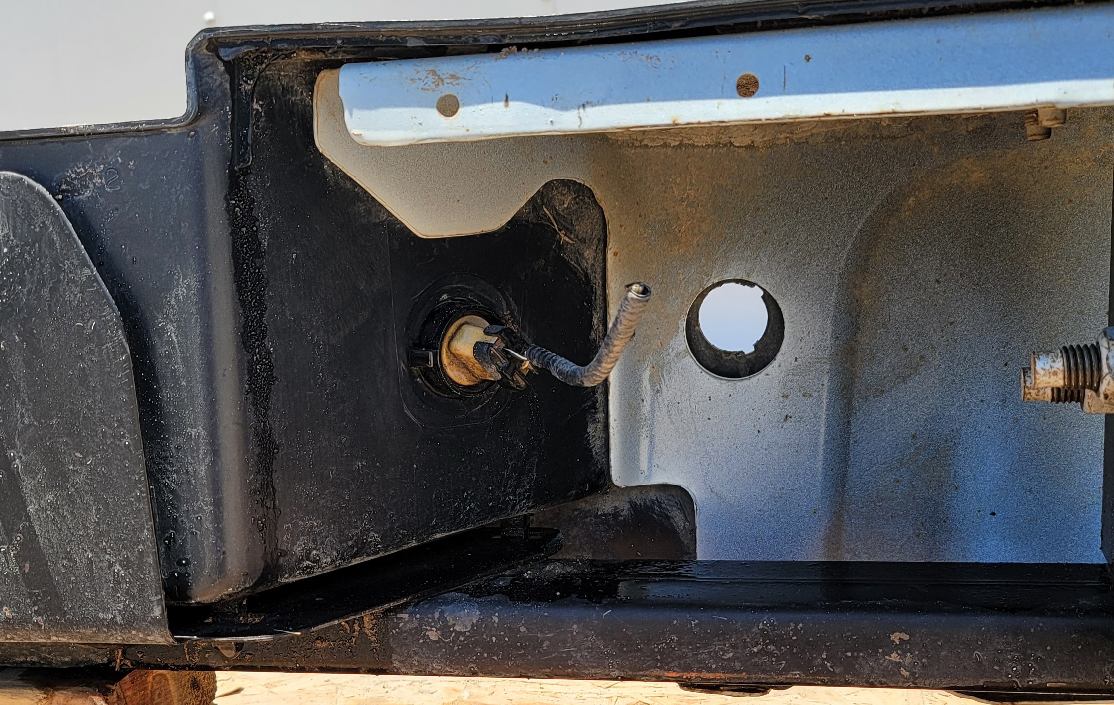 2011–2016 Ford F-250 Super Duty White Rear Bumper-189 – Image 16