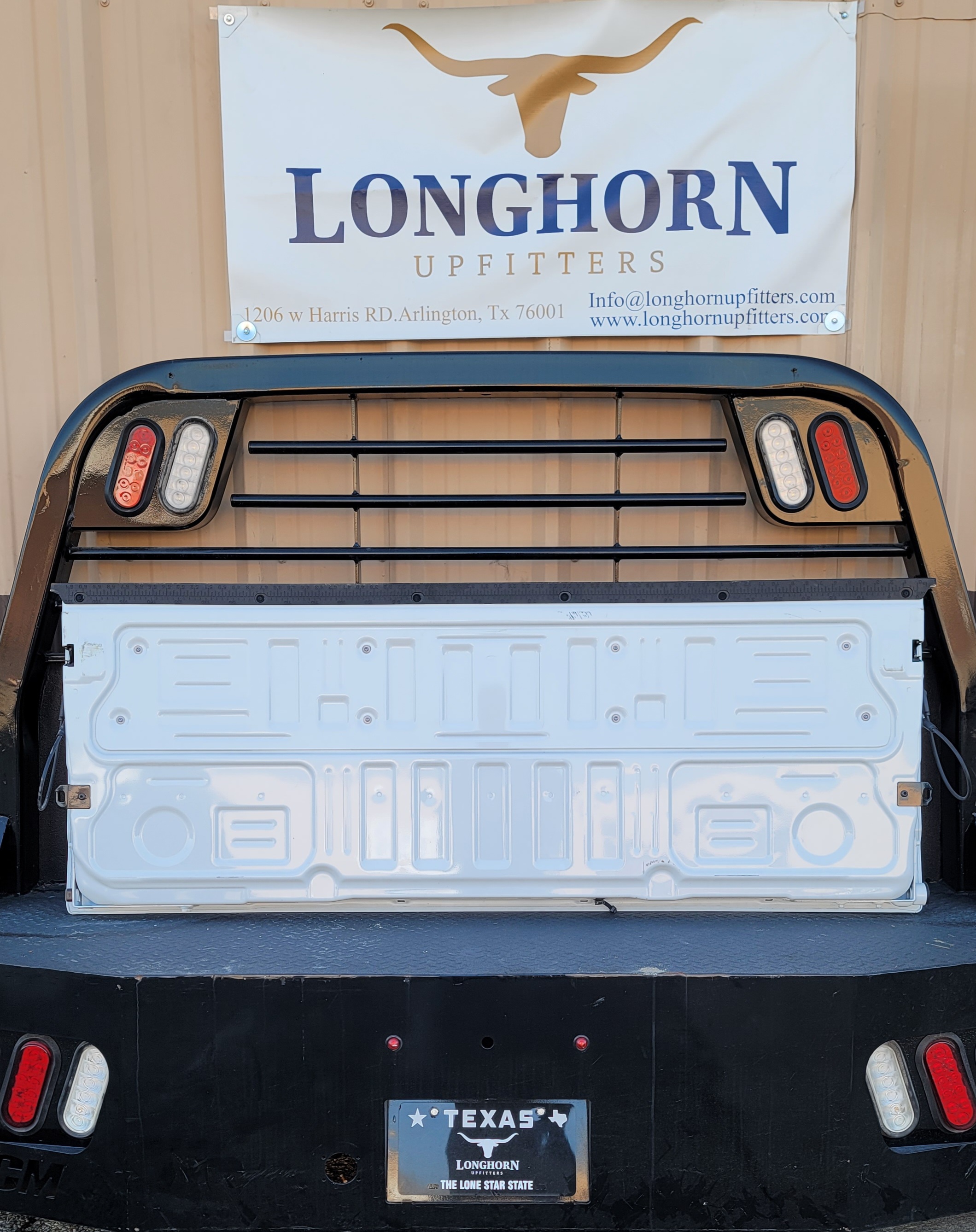 2023–2025 Ford F-250/F-350 Super Duty OEM White Tailgate –123 – Image 3