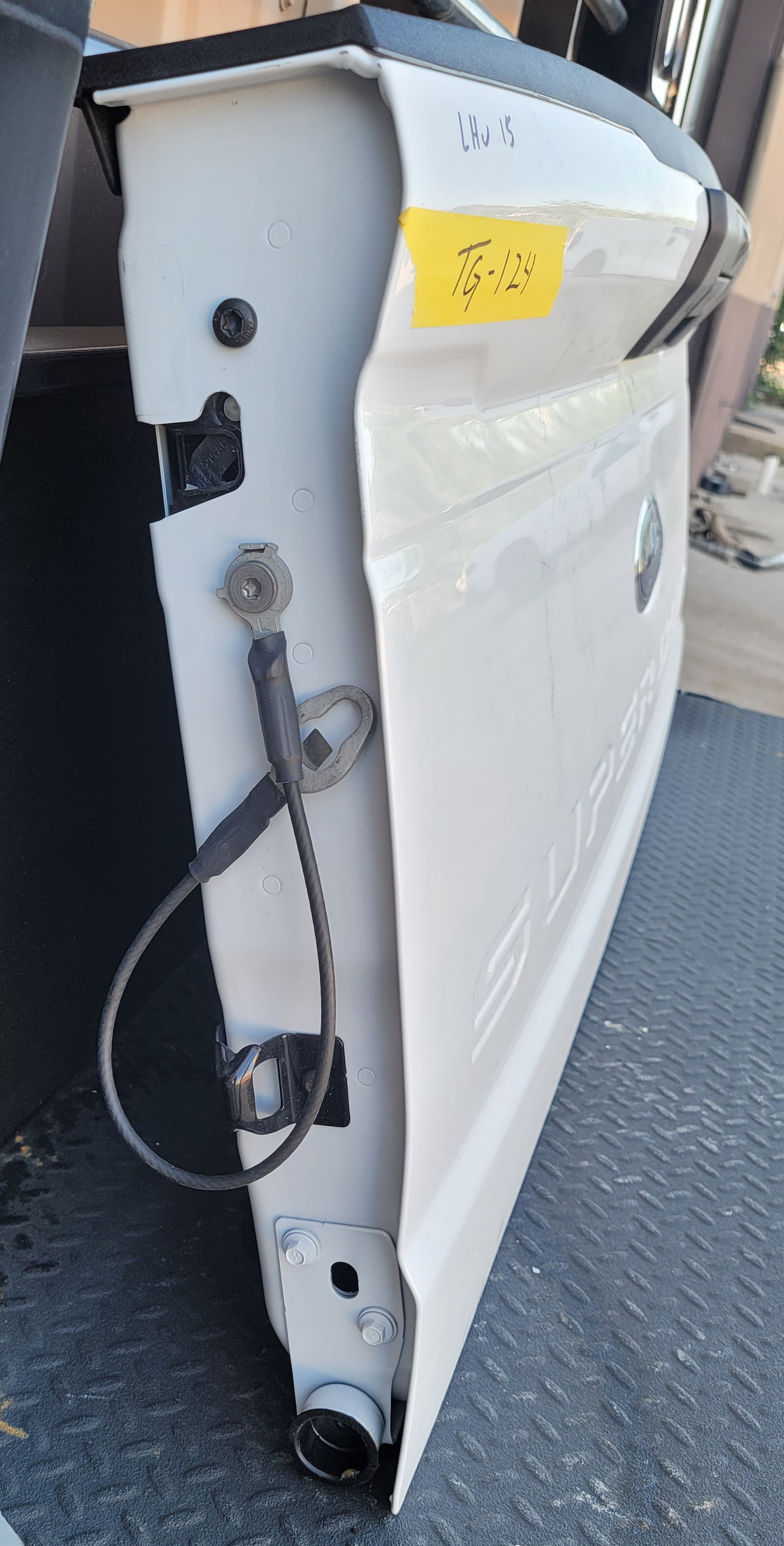 OEM 2023–2025 Ford Super Duty Tailgate-124 – Image 4
