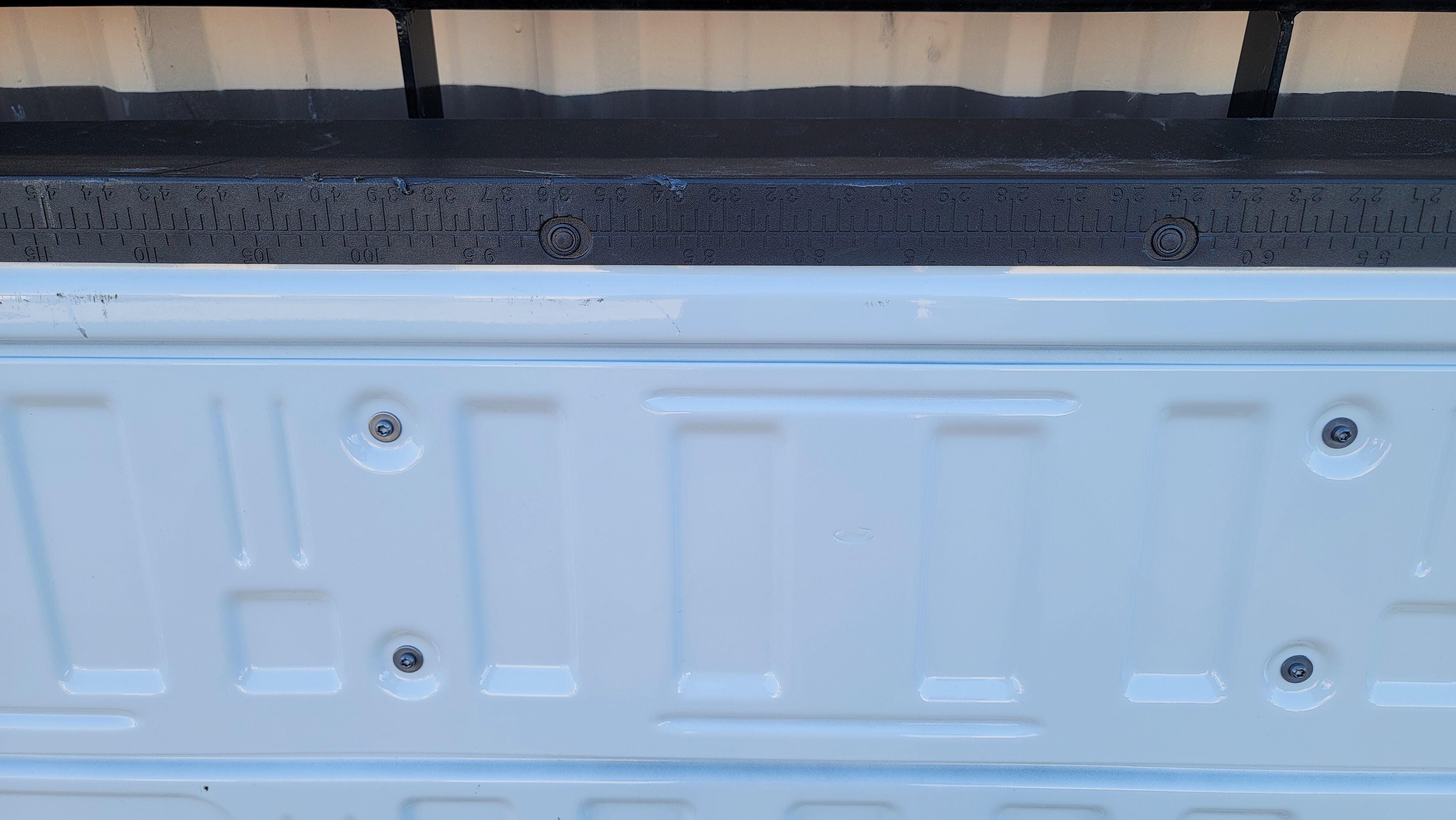 2023–2025 Ford Super Duty OEM White Tailgate-125 – Image 6