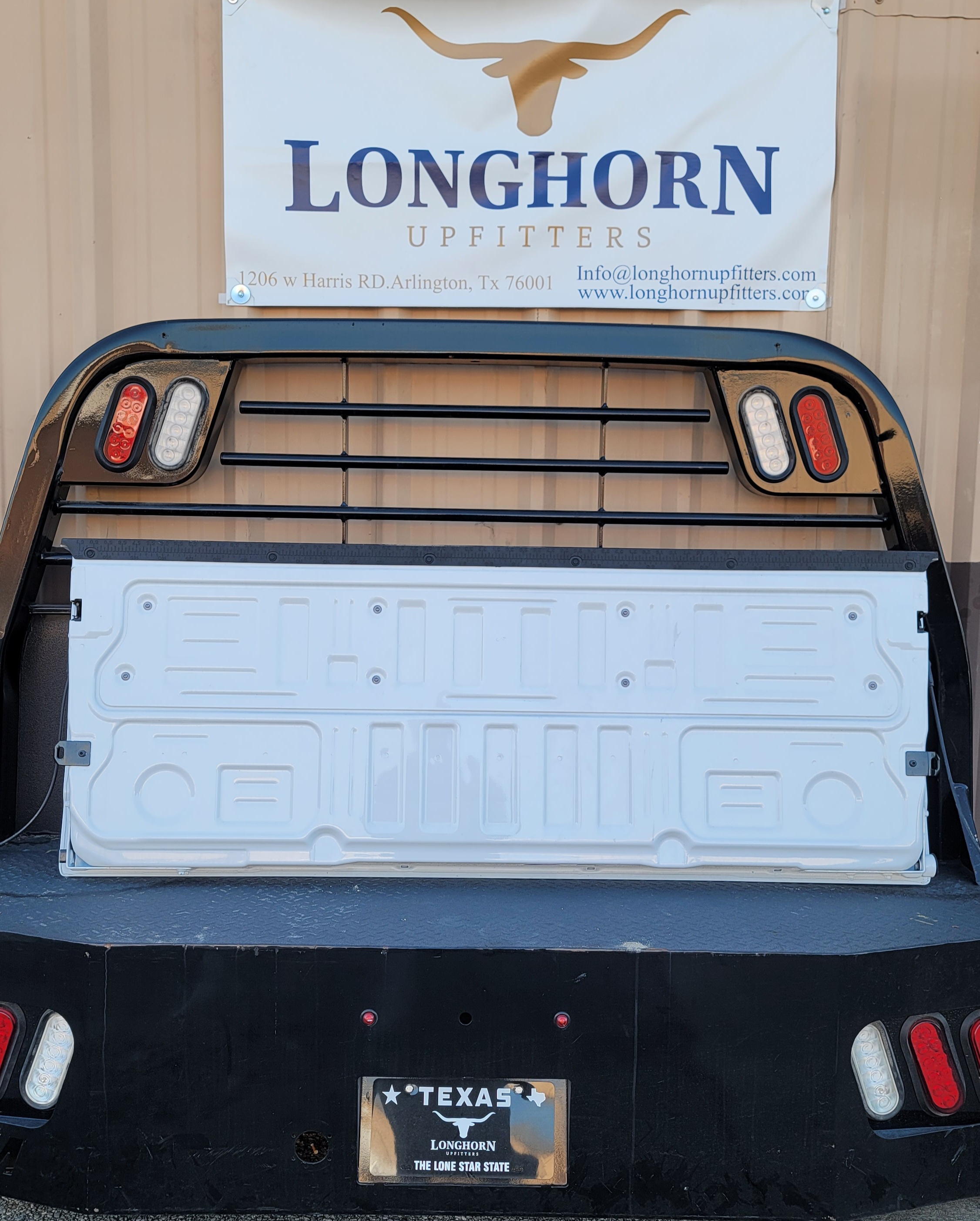 2023–2025 Ford Super Duty OEM White Tailgate-126 – Image 5