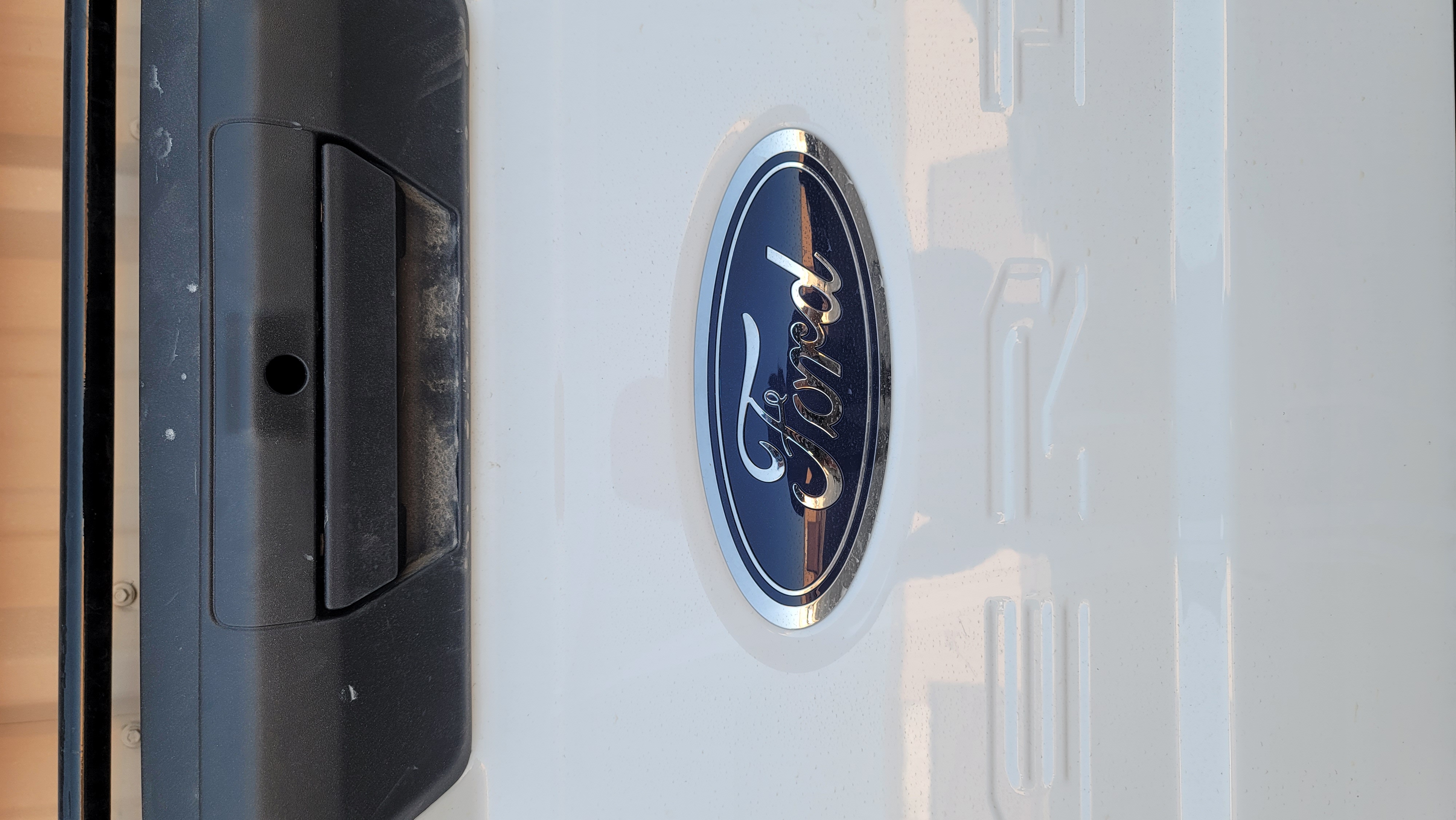 2023–2025 Ford Super Duty OEM White Tailgate-126 – Image 2