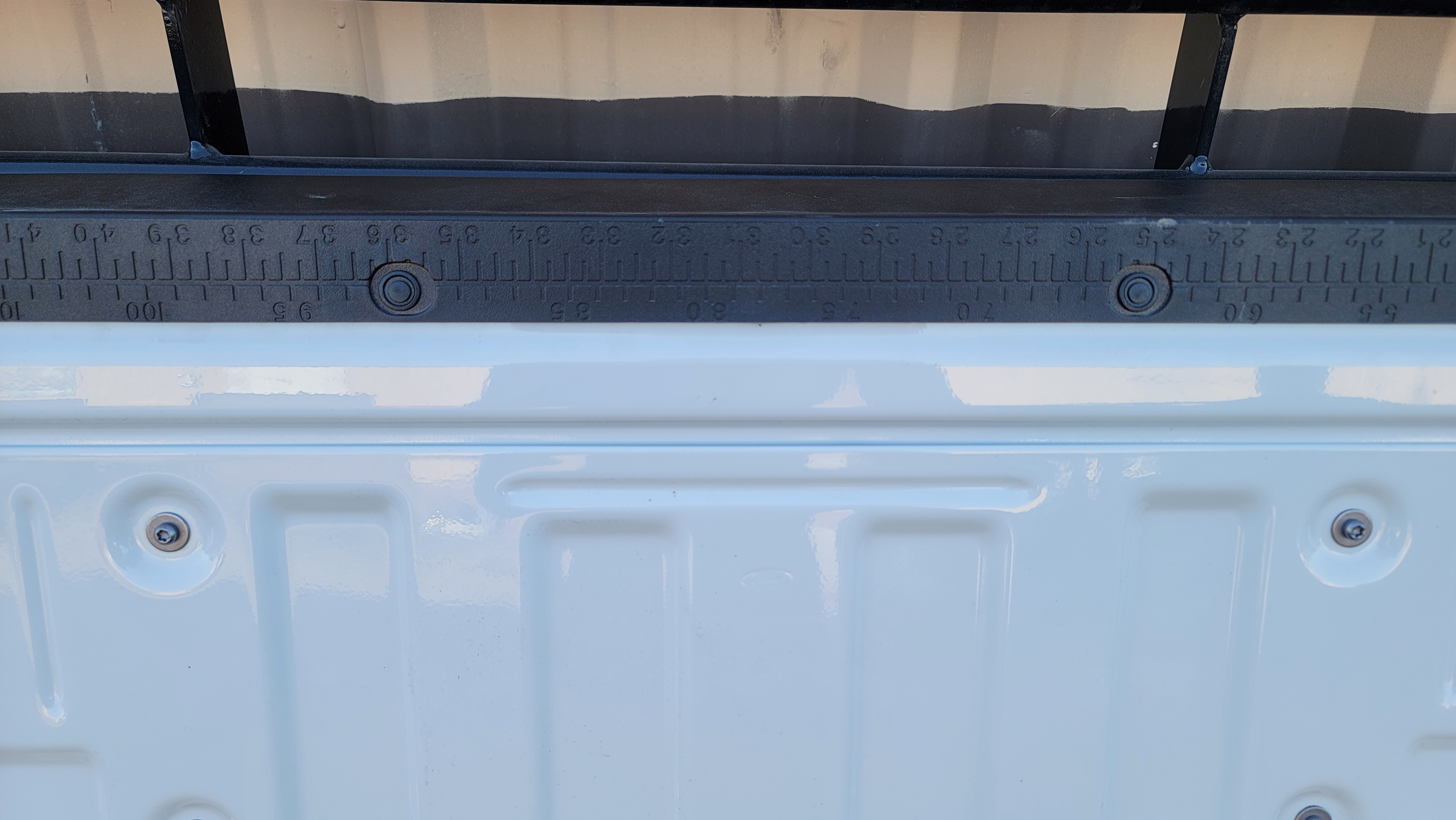 2023–2025 Ford Super Duty OEM White Tailgate-127 – Image 5