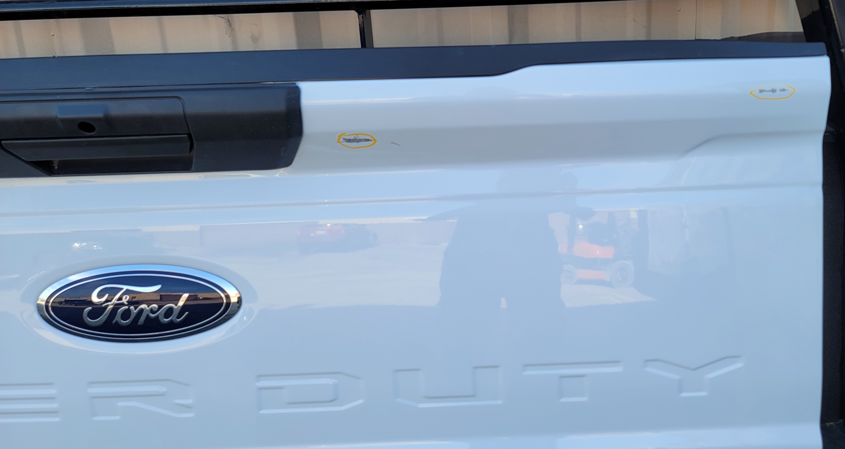 OEM 2023–2025 Ford Super Duty White Tailgate-129 – Image 3