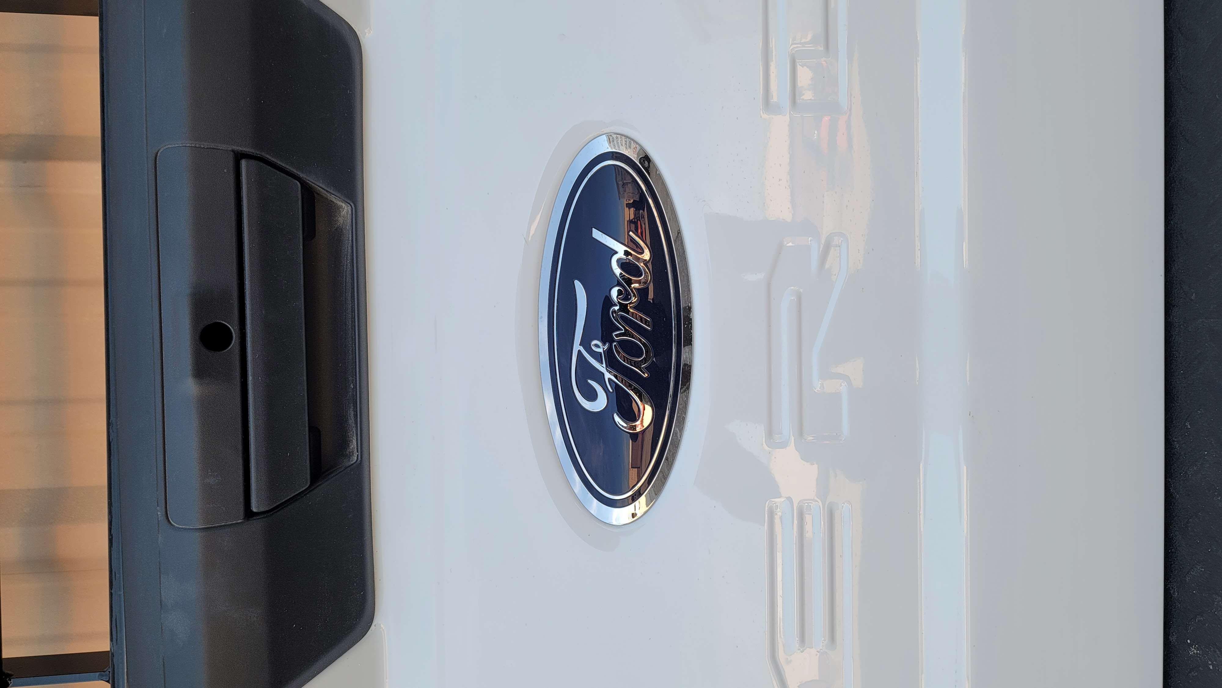 OEM 2023–2025 Ford Super Duty White Tailgate-130 – Image 2