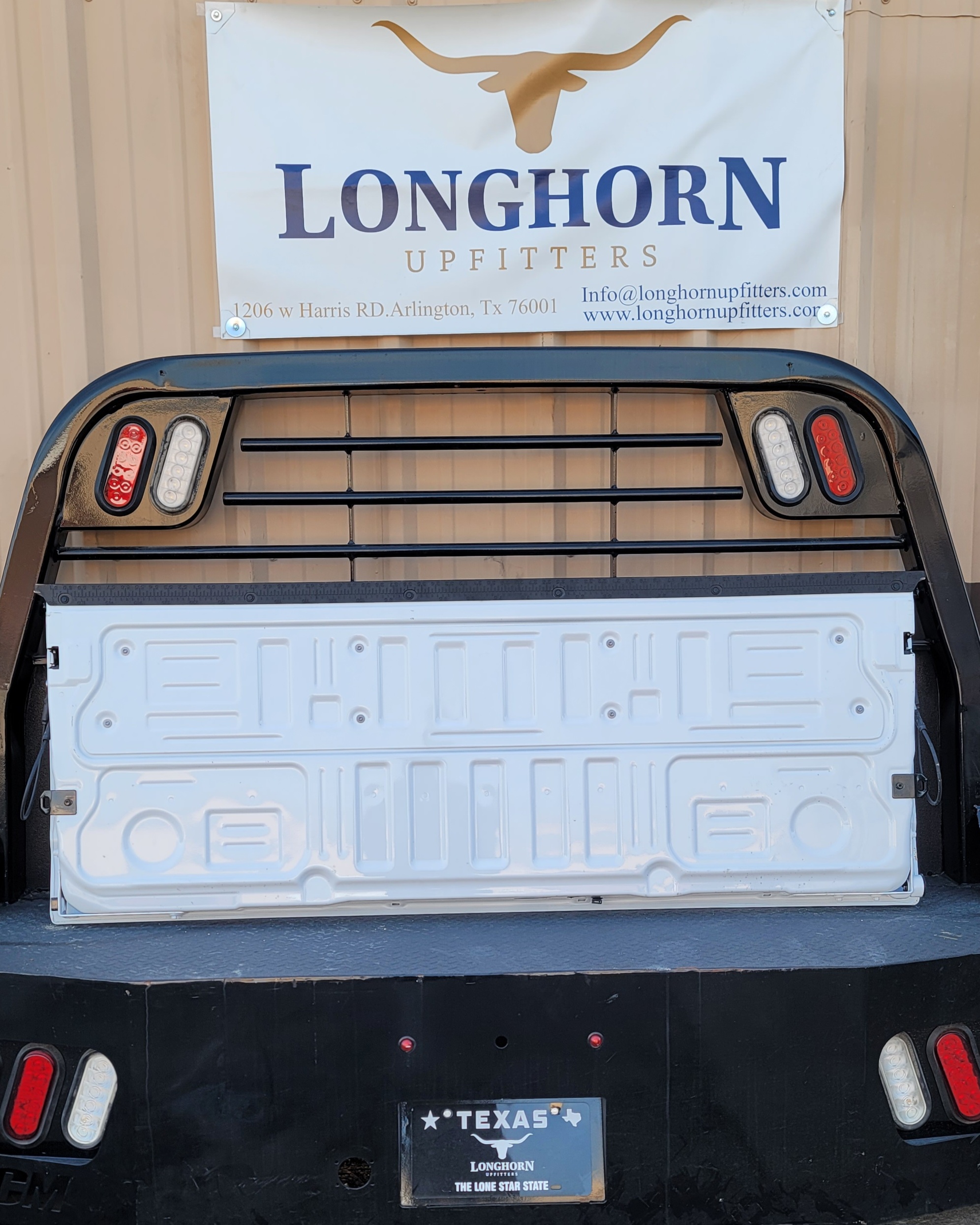 OEM 2023–2025 Ford Super Duty White Tailgate-130 – Image 7