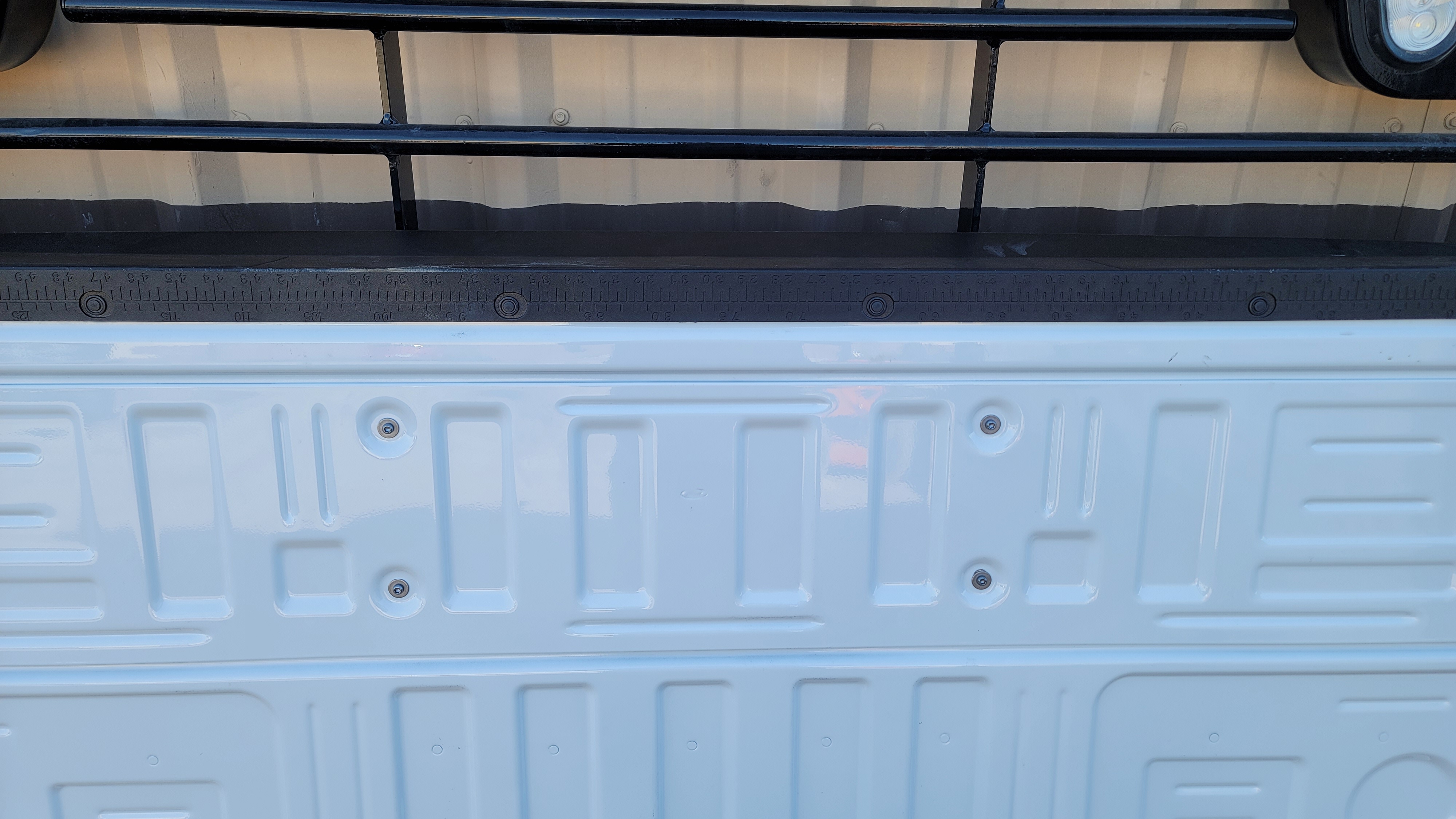 2023–2025 Ford F-250/F-350/F-450 Super Duty Oxford White OEM Tailgate – 131 – Image 5