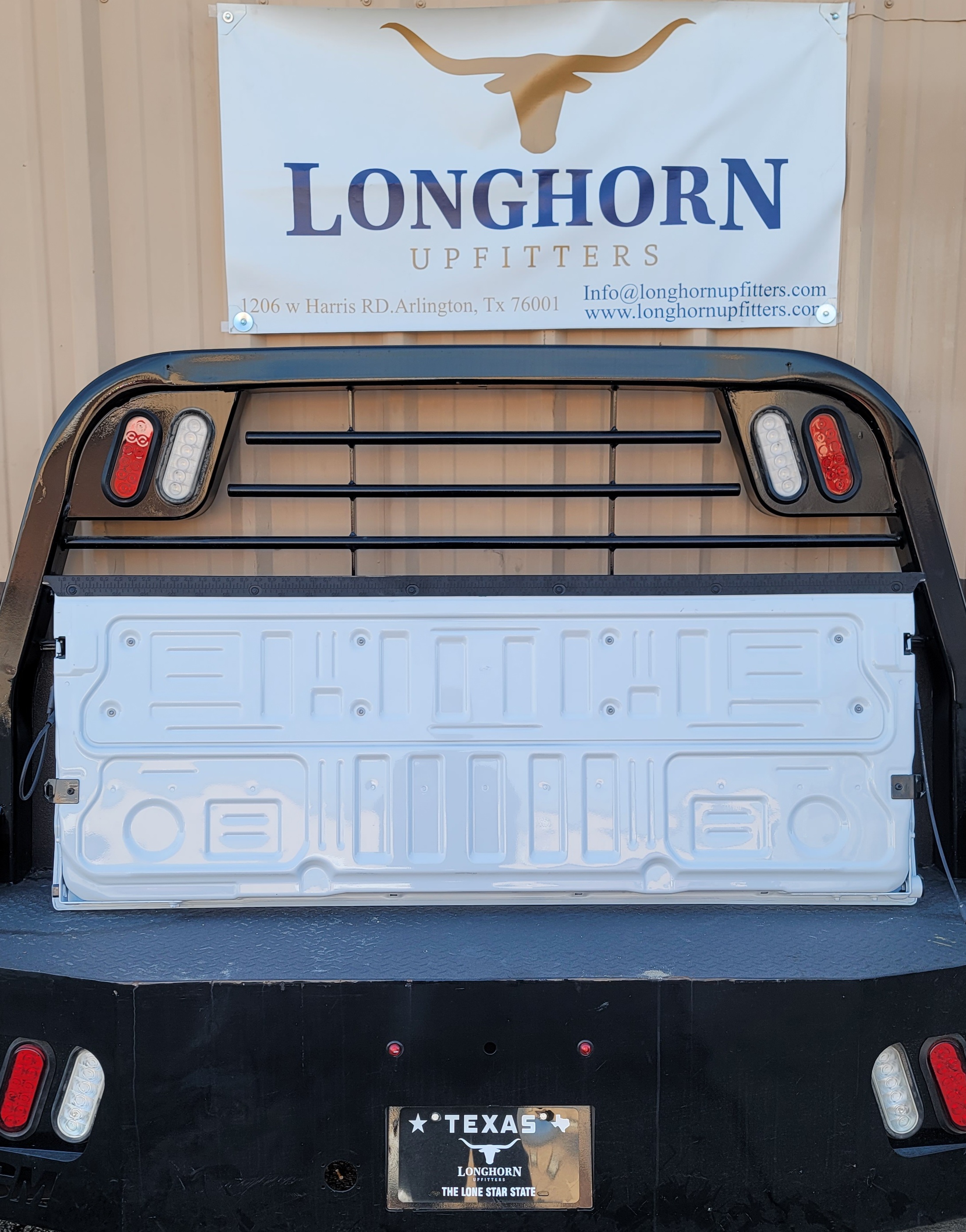 2023–2025 Ford F-250/F-350/F-450 Super Duty Oxford White OEM Tailgate – 131 – Image 6