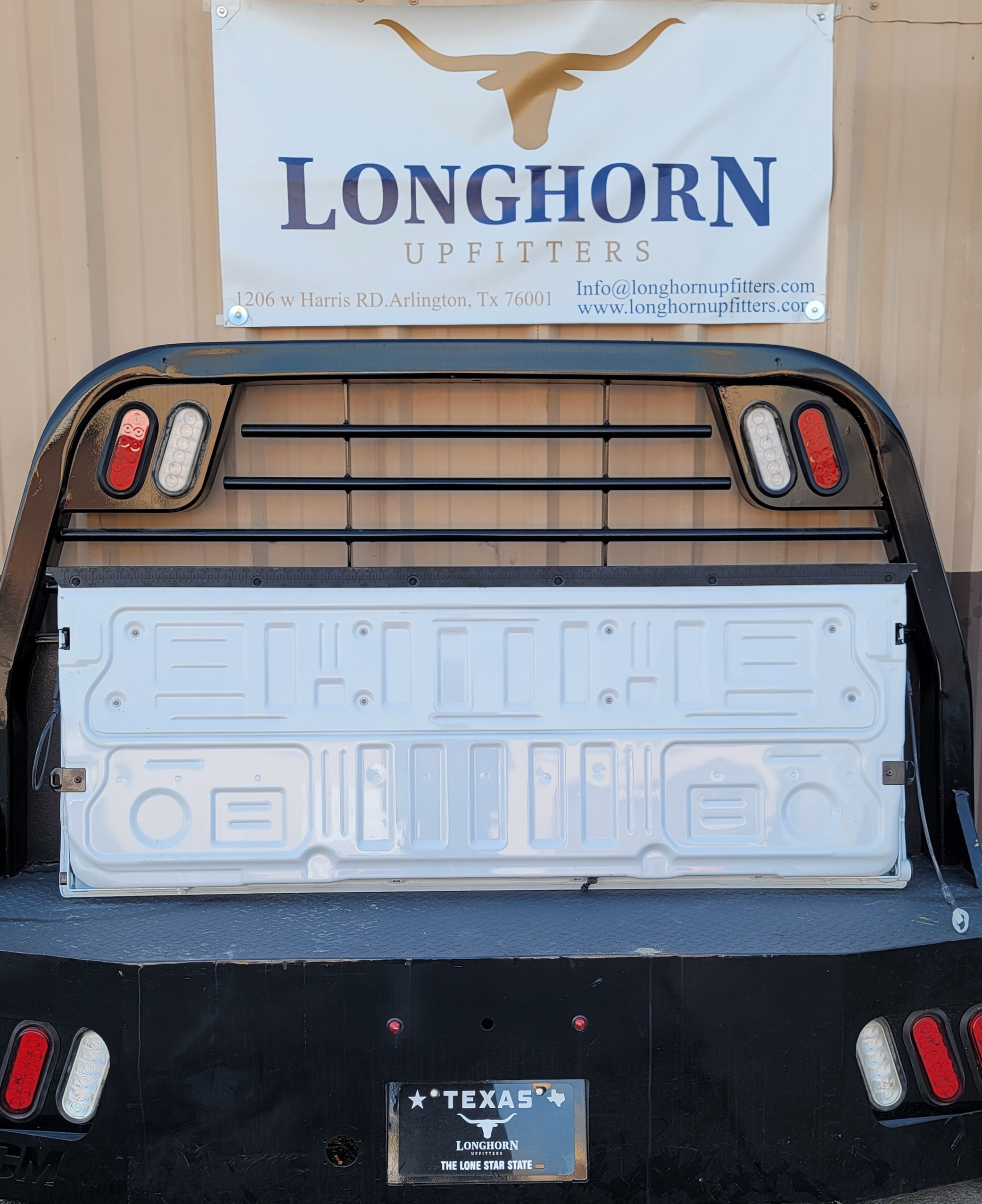 2023–2025 Ford F-250/F-350/F-450 Super Duty Oxford White OEM Tailgate – 132 – Image 6