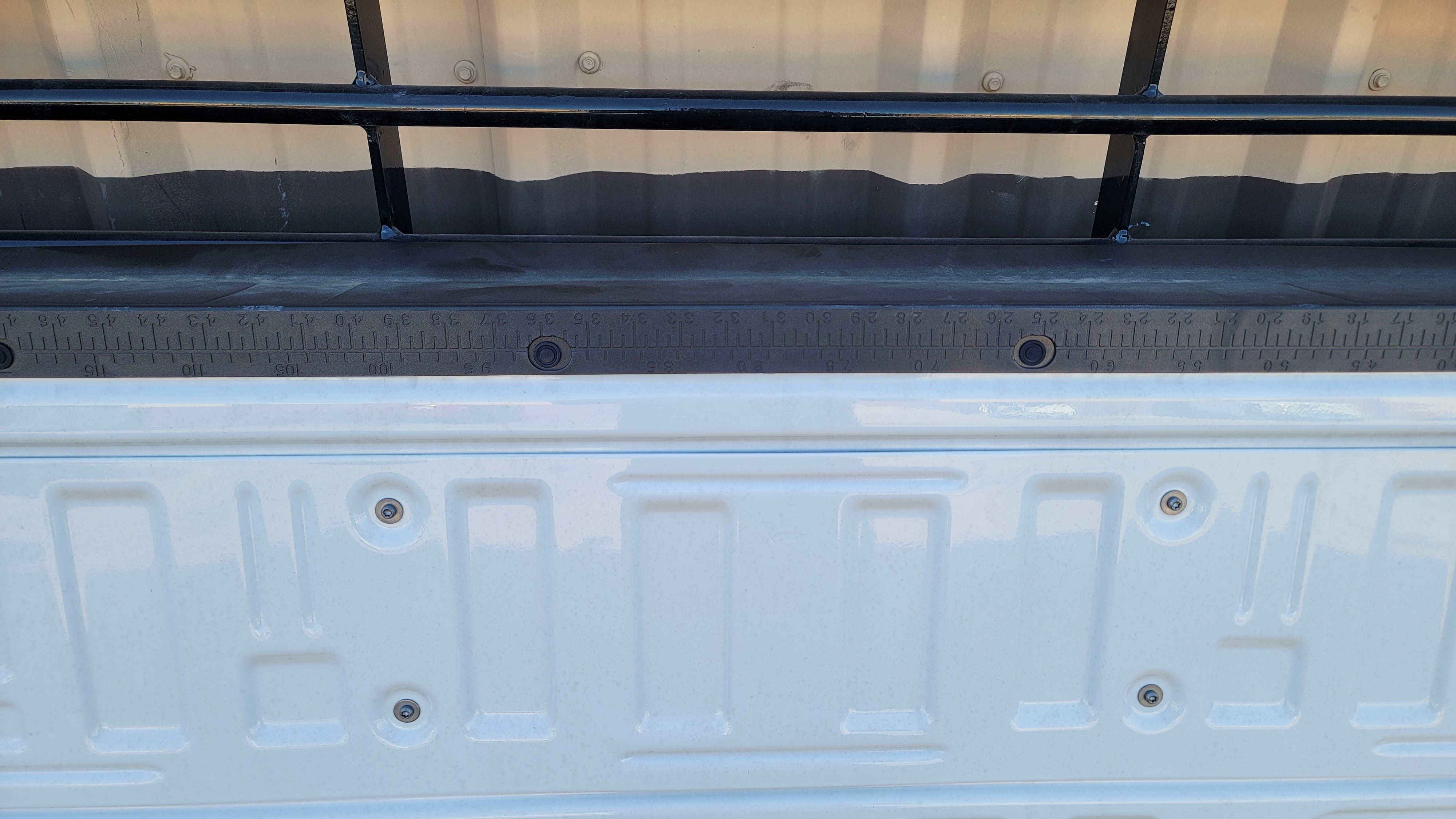 2023–2025 Ford F-250/F-350/F-450 Super Duty Oxford White OEM Tailgate – 133 – Image 6