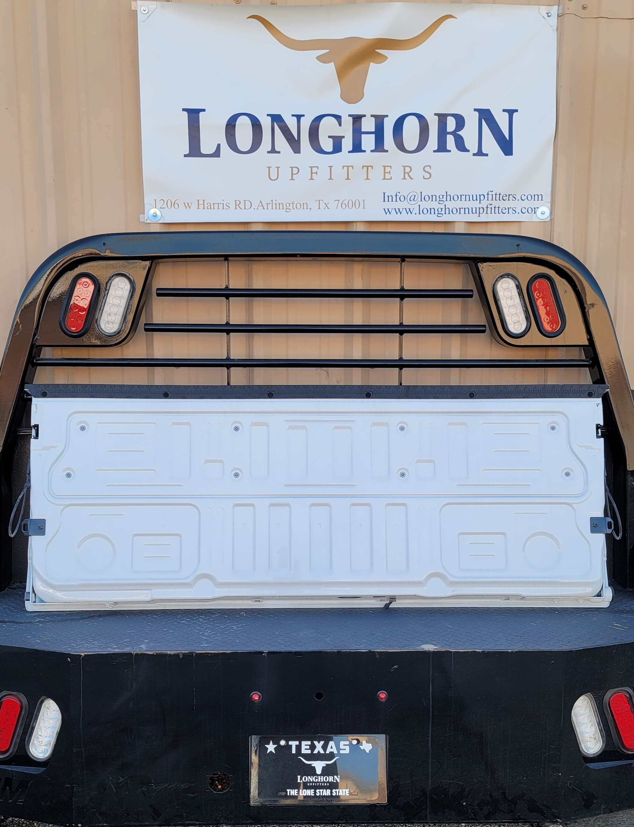 2023–2025 Ford F-250/F-350/F-450 Super Duty Oxford White OEM Tailgate – 133 – Image 5
