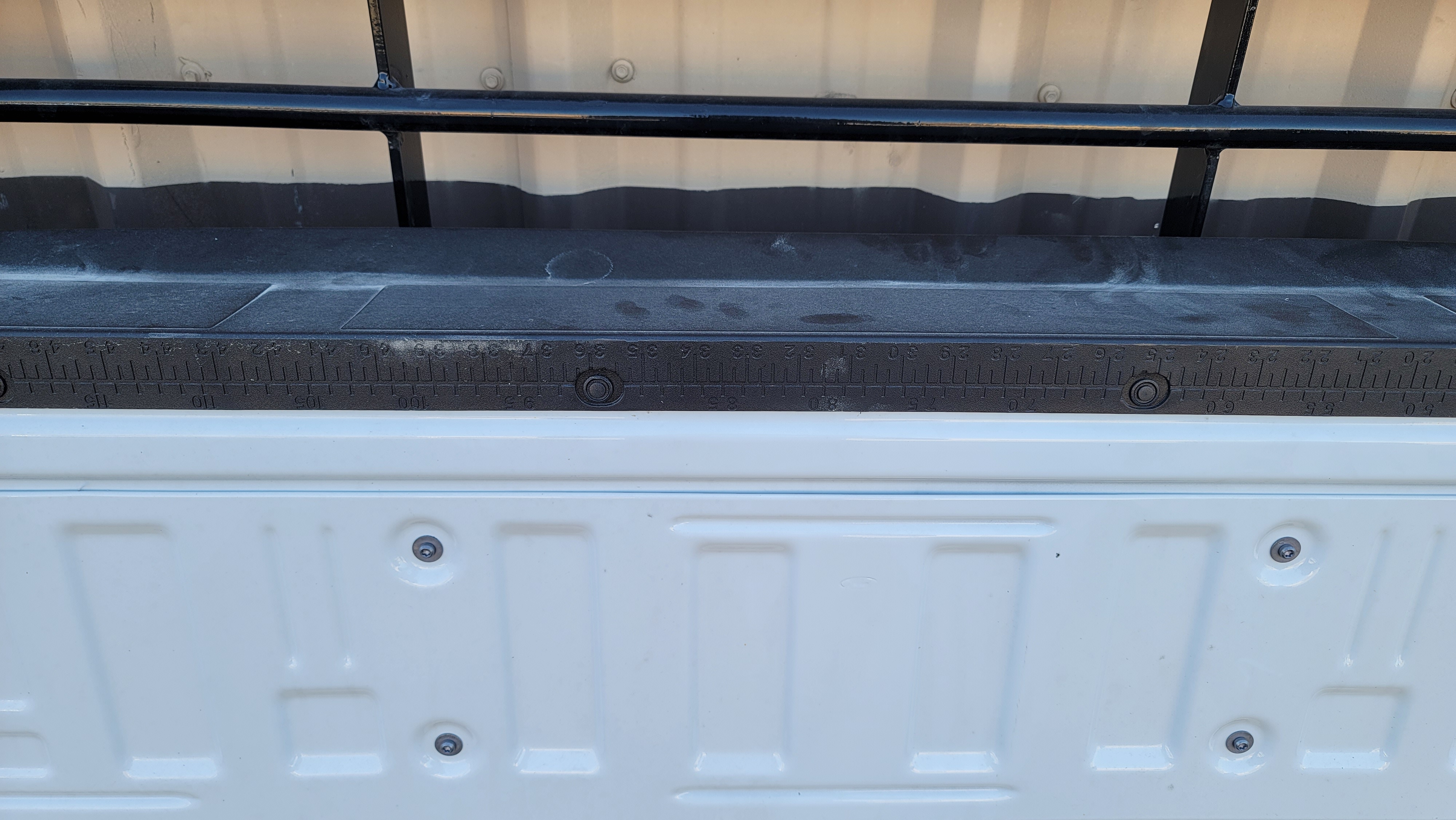 2023–2025 Ford F-250/F-350/F-450 Super Duty Oxford White OEM Tailgate – 134 – Image 5