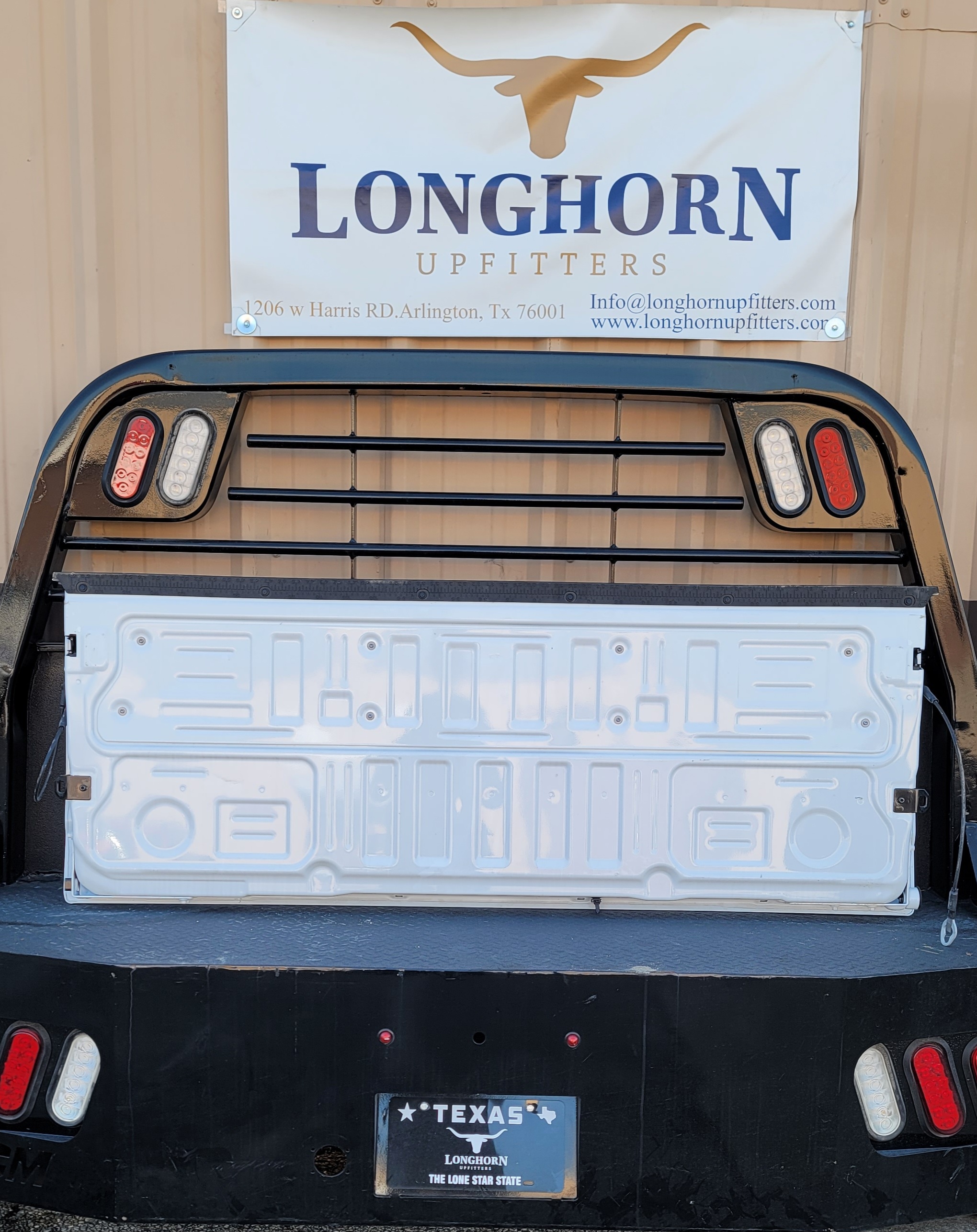 2023–2025 Ford F-250/F-350/F-450 Super Duty Oxford White OEM Tailgate – 134 – Image 6