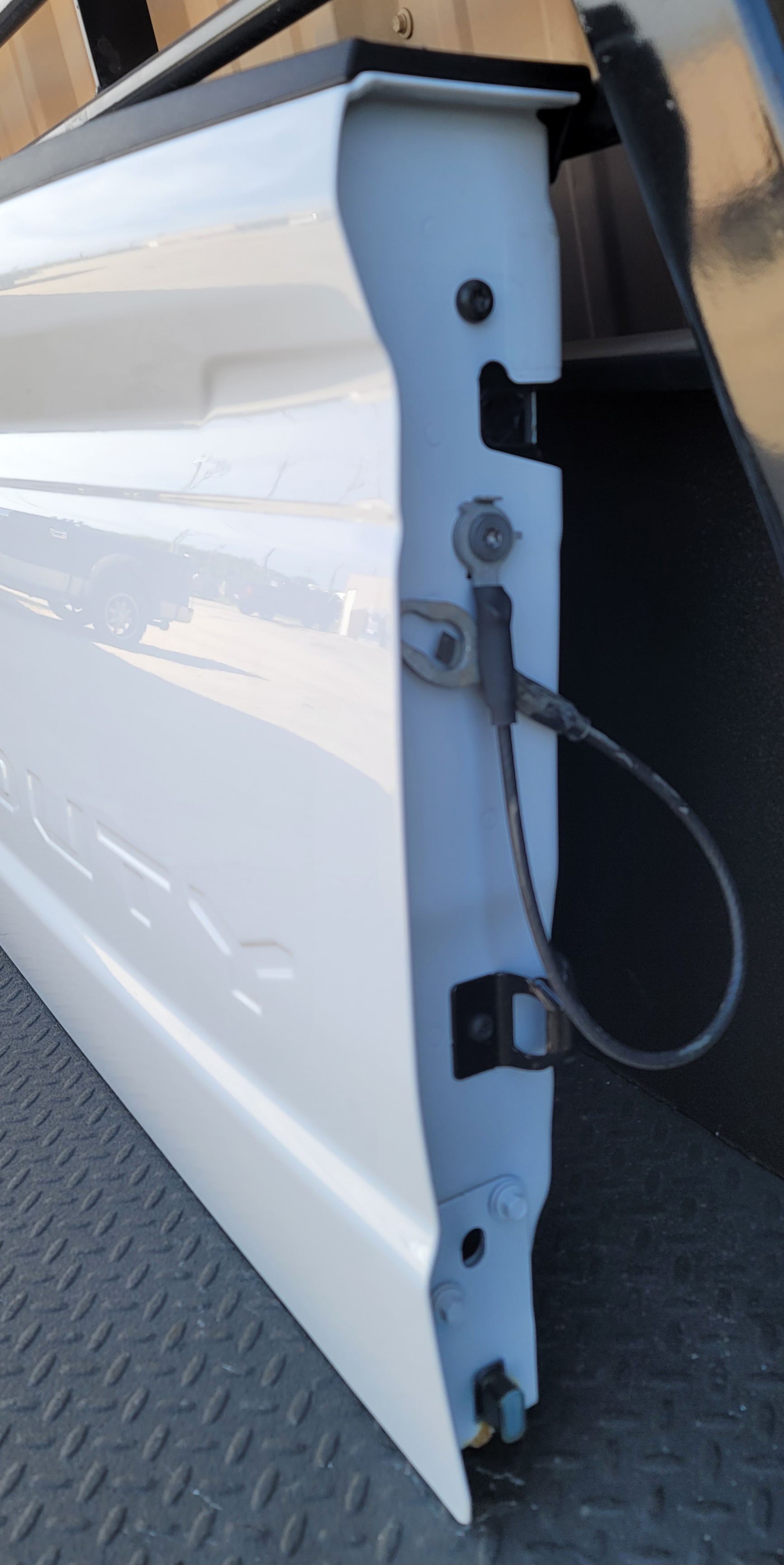2023–2025 Ford F-250/F-350/F-450 Super Duty OEM Tailgate-137 – Image 4