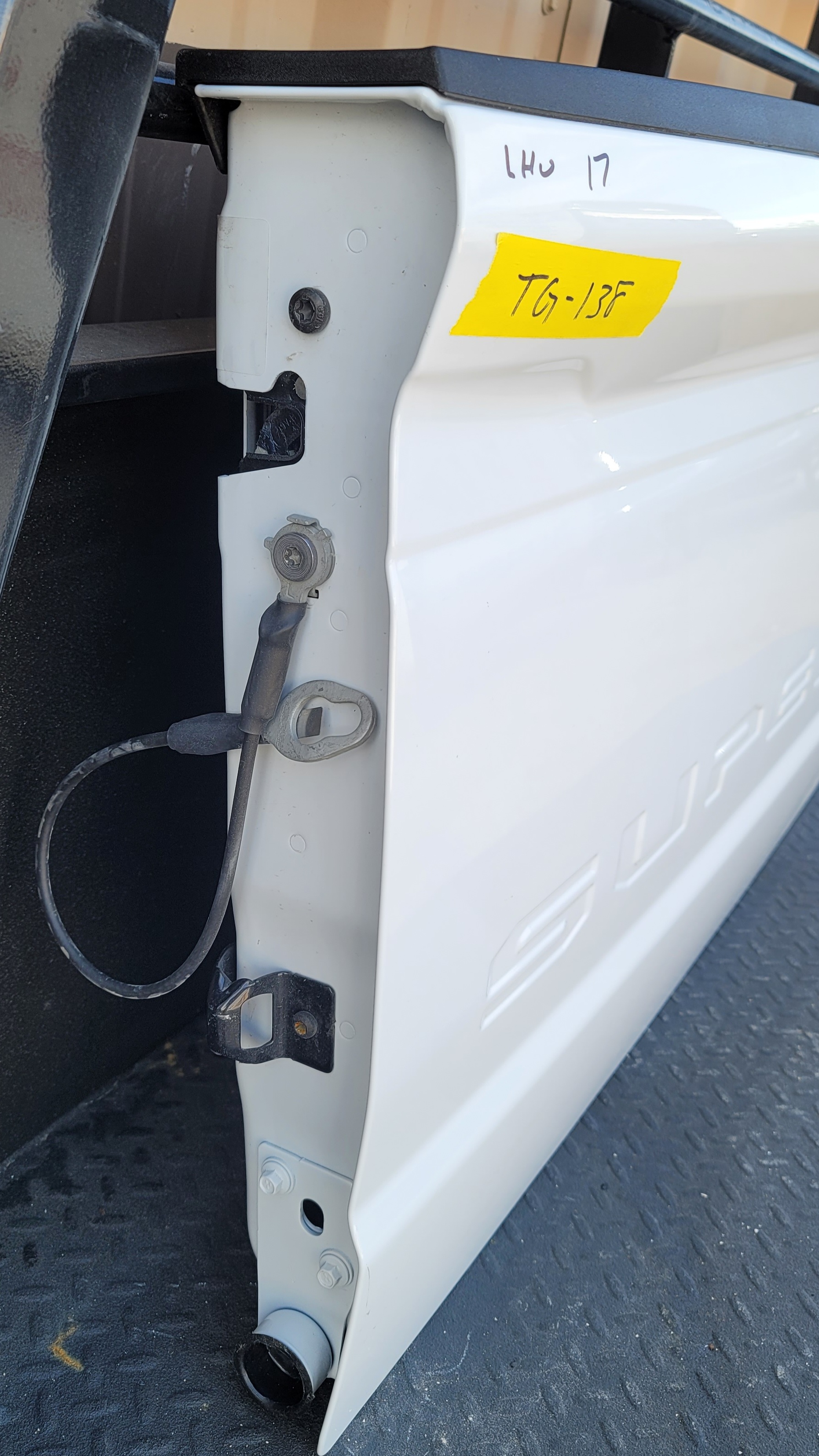 2023–2025 Ford F-250/F-350/F-450 Super Duty OEM Tailgate –138 – Image 3