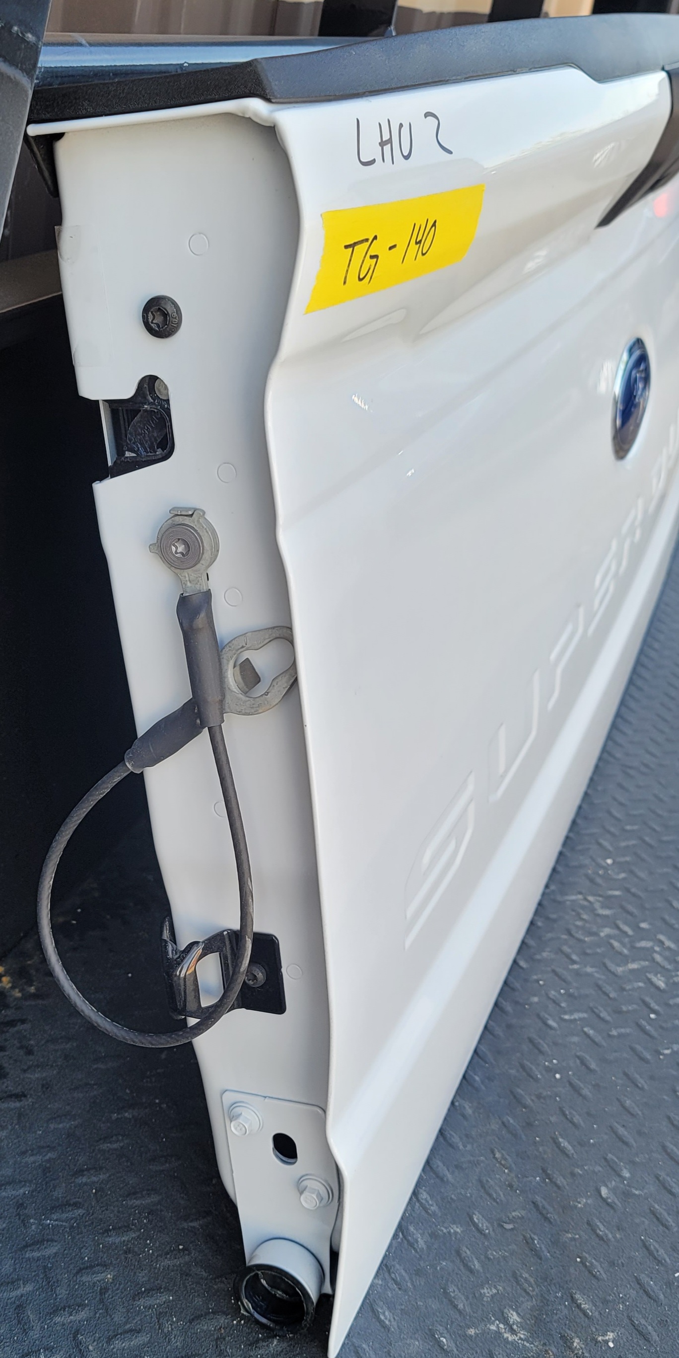 2023–2025 Ford F-250/F-350/F-450 Super Duty OEM Tailgate –140 – Image 4