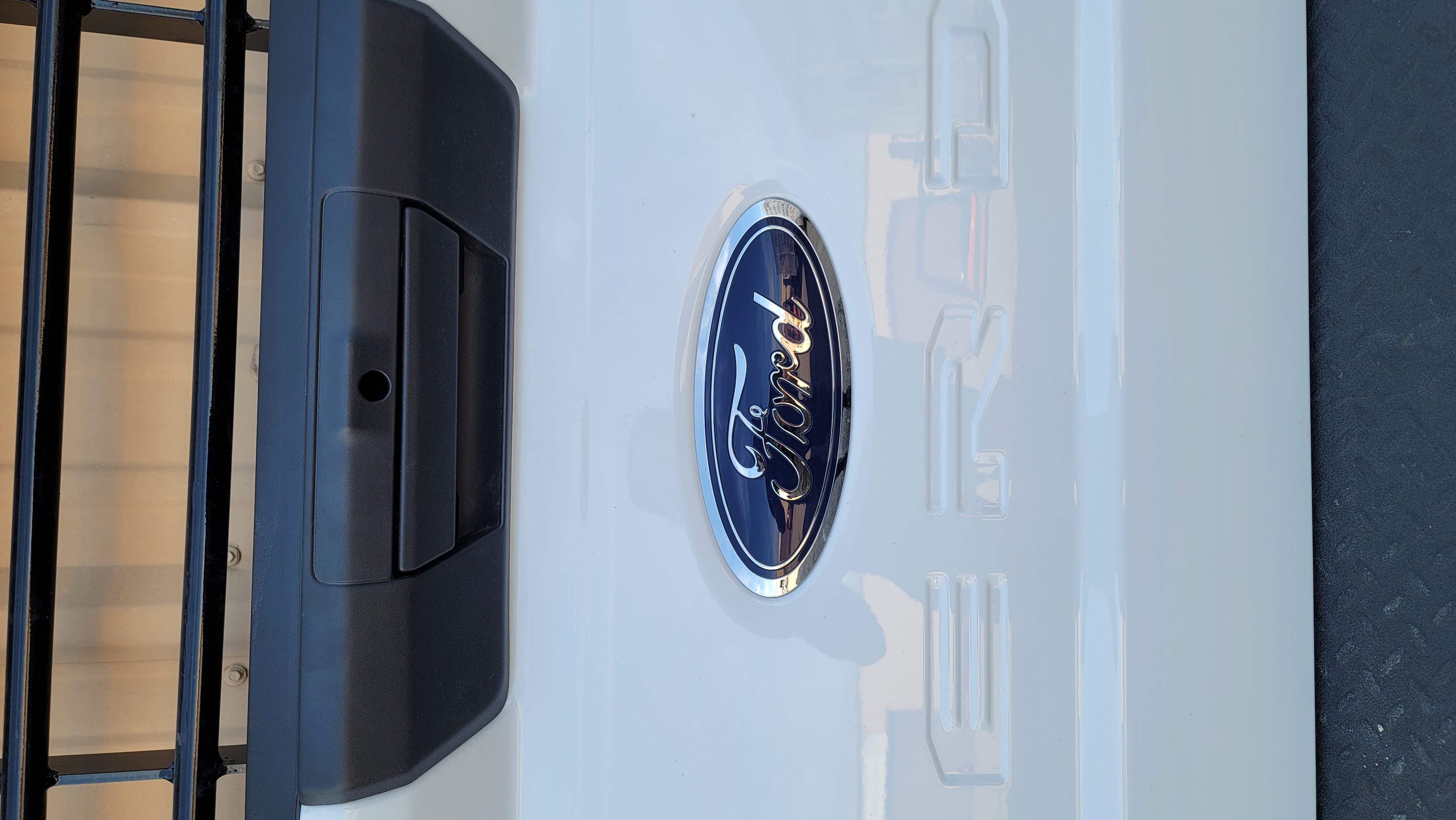 2023–2025 Ford F-250/F-350/F-450 Super Duty OEM Tailgate –140 – Image 2