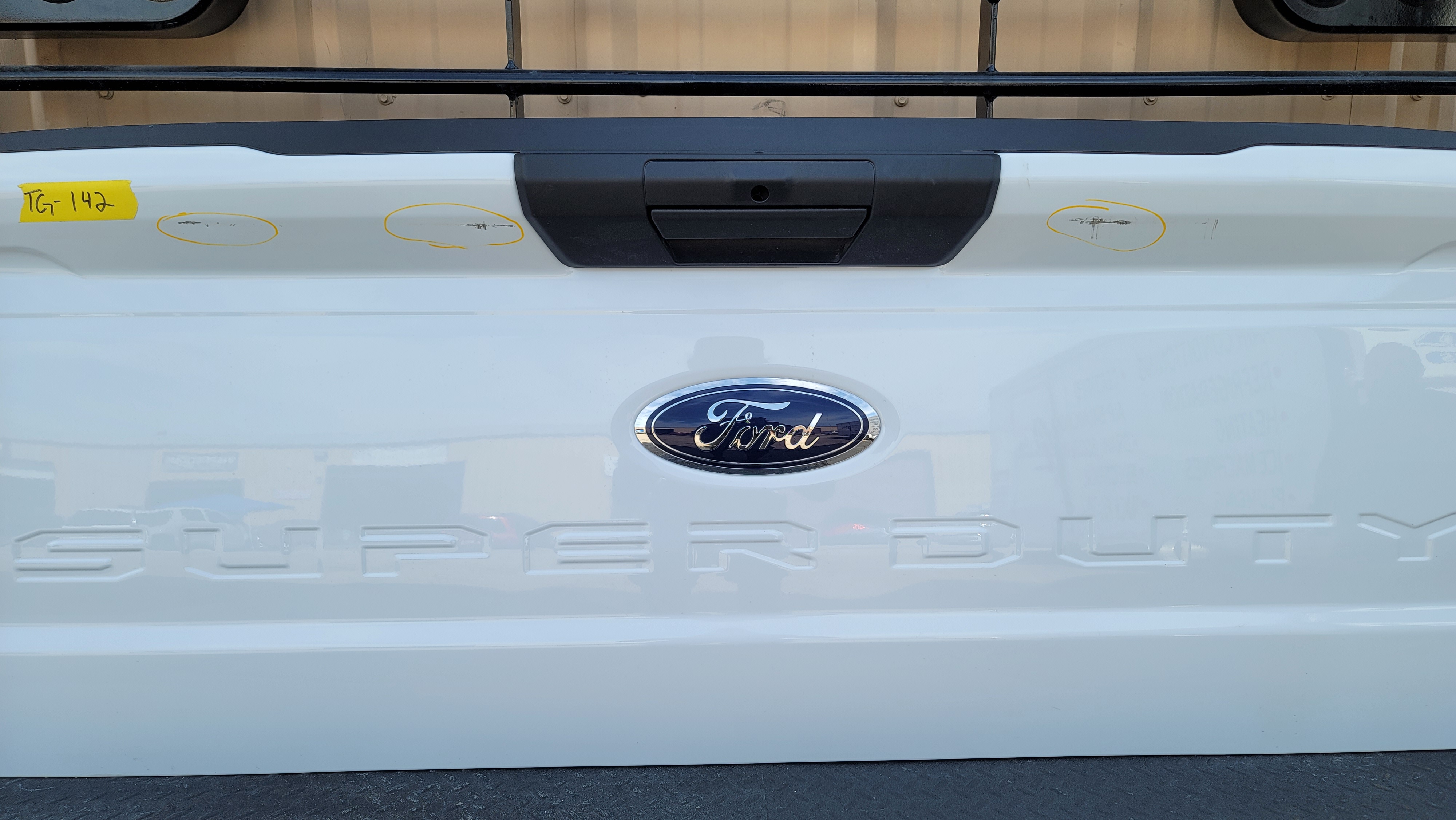 2023-2025 Ford Super Duty F-250 F-350 F-450 OEM White Tailgate-142 – Image 1