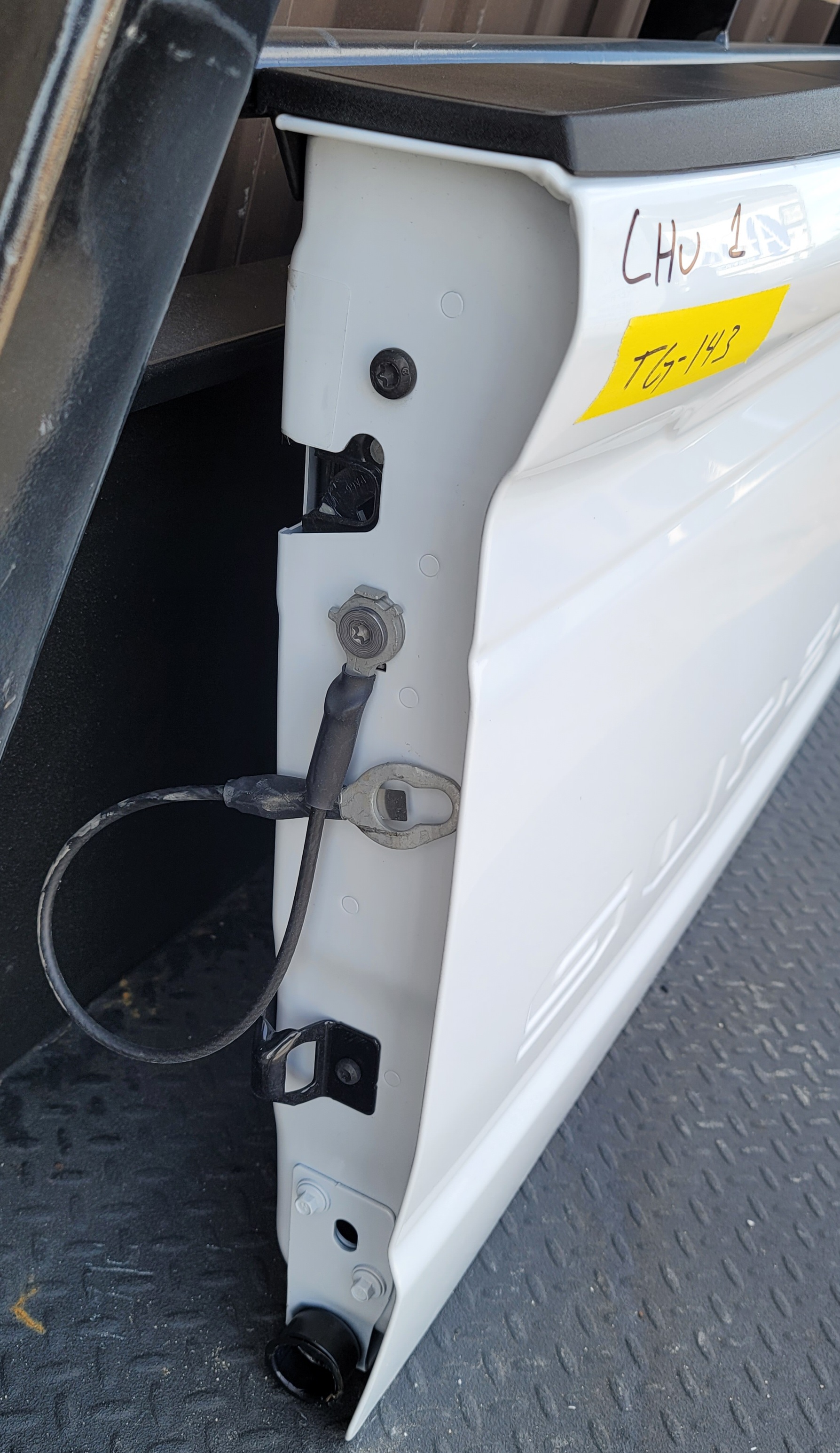 2023–2025 Ford Super Duty OEM Tailgate-143 – Image 4
