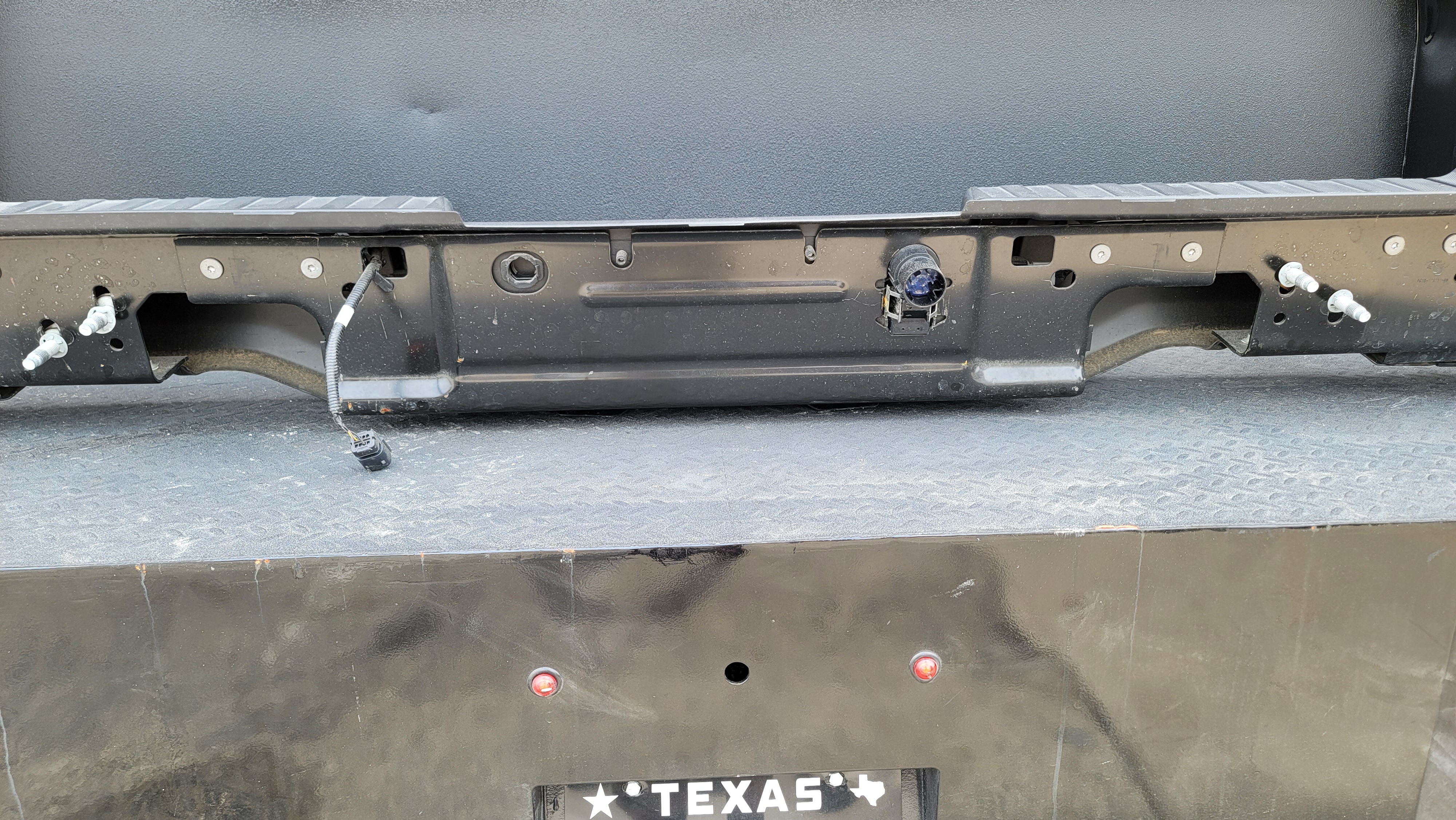 2023–2025 Ford Super Duty OEM Rear Step Bumper-230 – Image 8