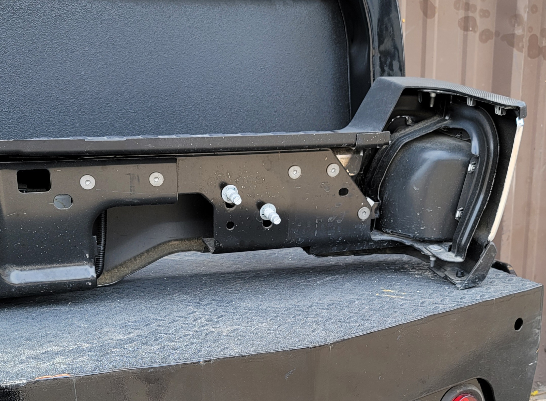2023–2025 Ford Super Duty OEM Rear Step Bumper-230 – Image 10