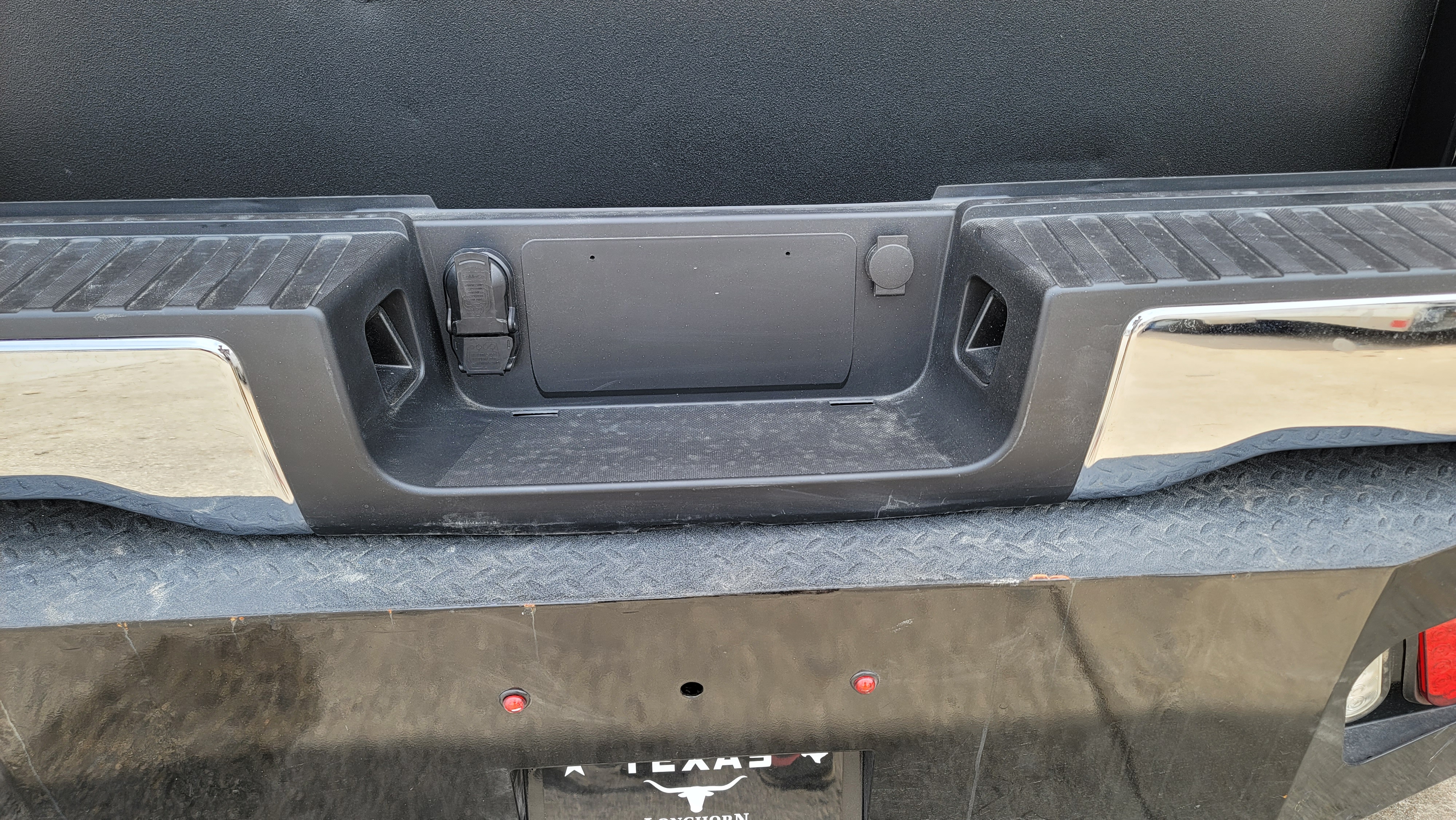 2023–2025 Ford Super Duty OEM Rear Step Bumper-231 – Image 2
