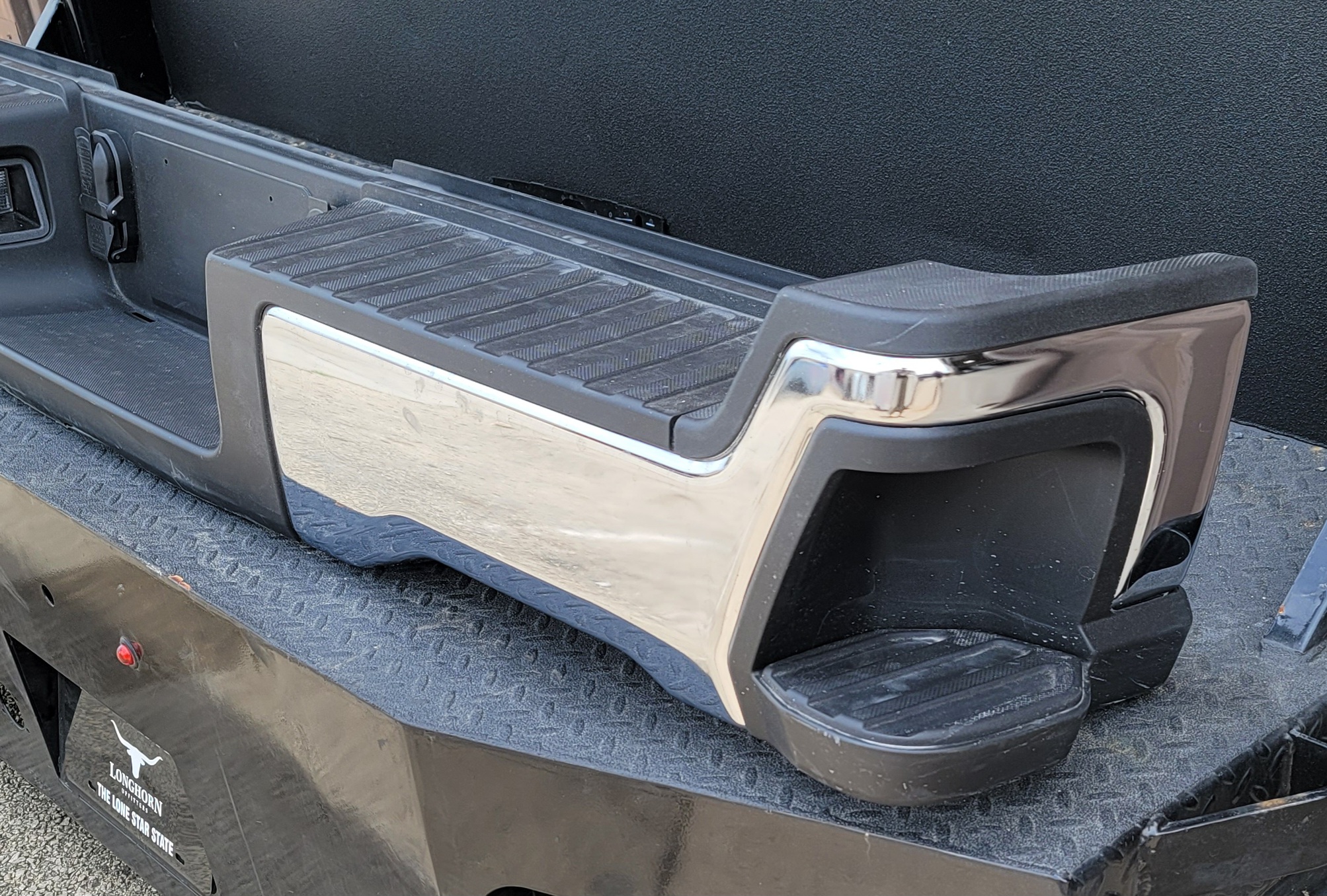 2023–2025 Ford Super Duty OEM Rear Step Bumper-231 – Image 6