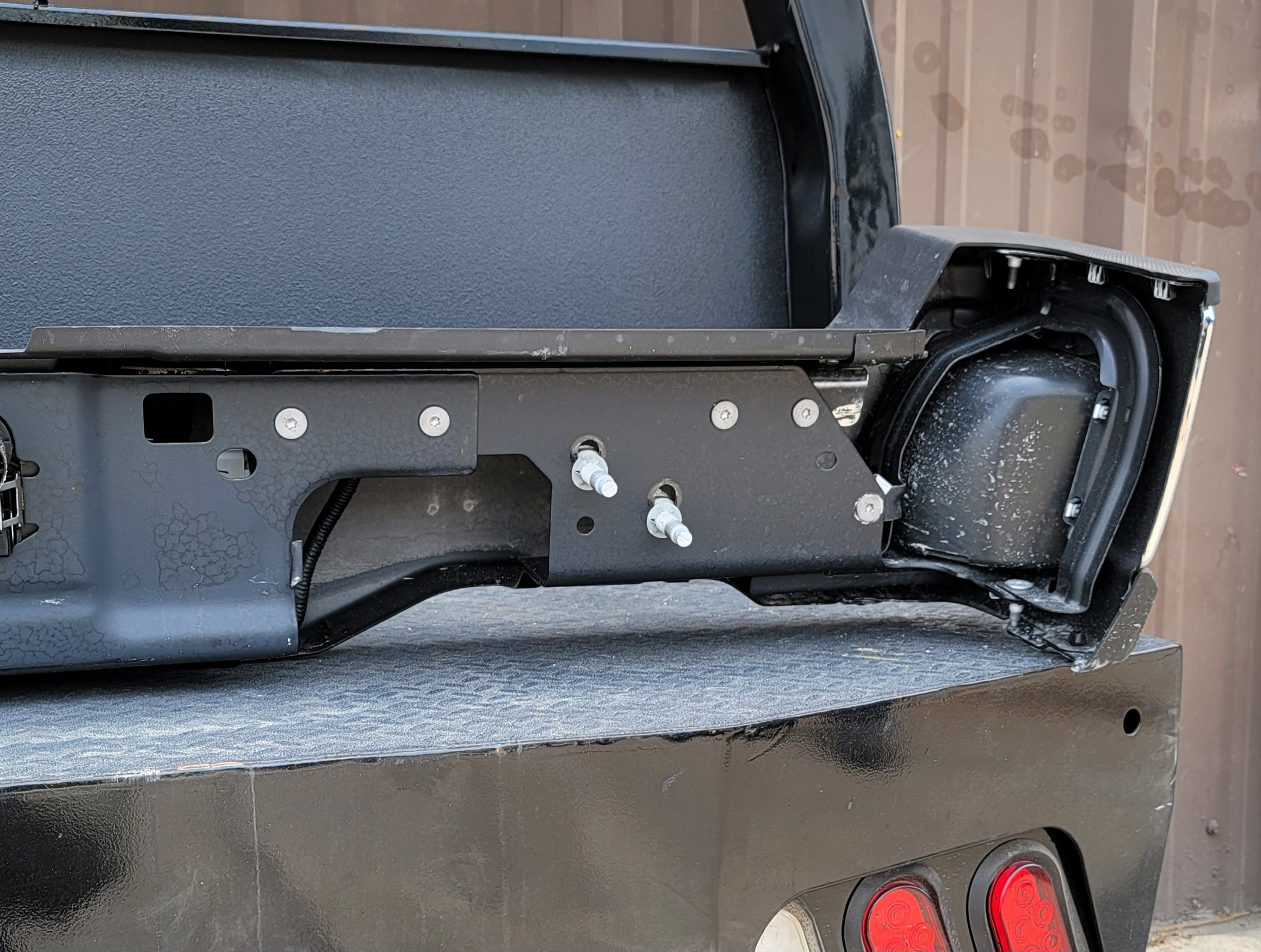 2023–2025 Ford Super Duty OEM Rear Step Bumper-231 – Image 10