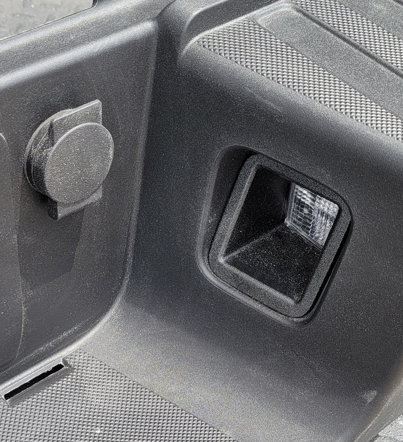 2023–2025 Ford Super Duty OEM Rear Step Bumper-232 – Image 5