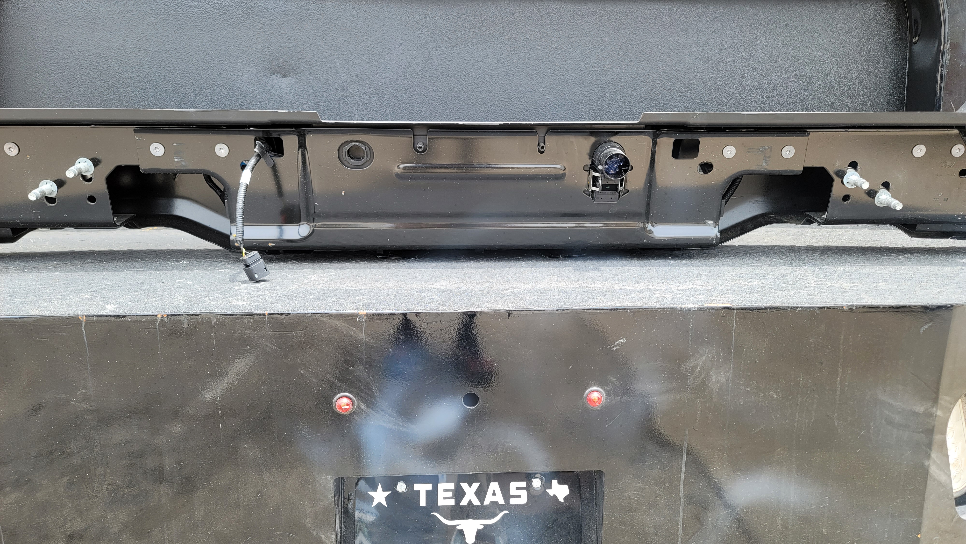 2023–2025 Ford Super Duty OEM Rear Step Bumper-232 – Image 8