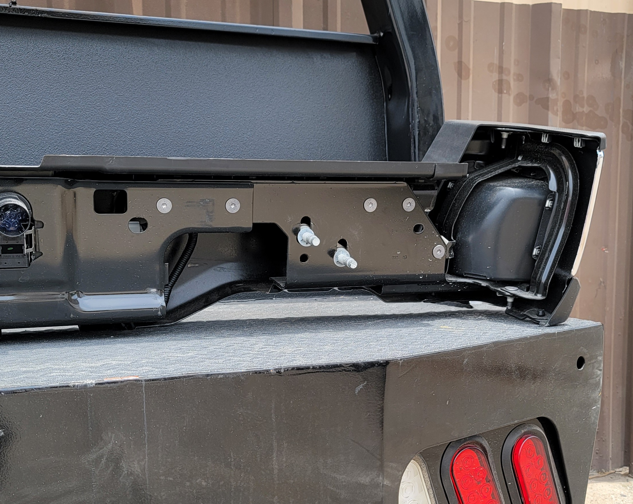 2023–2025 Ford Super Duty OEM Rear Step Bumper-232 – Image 10
