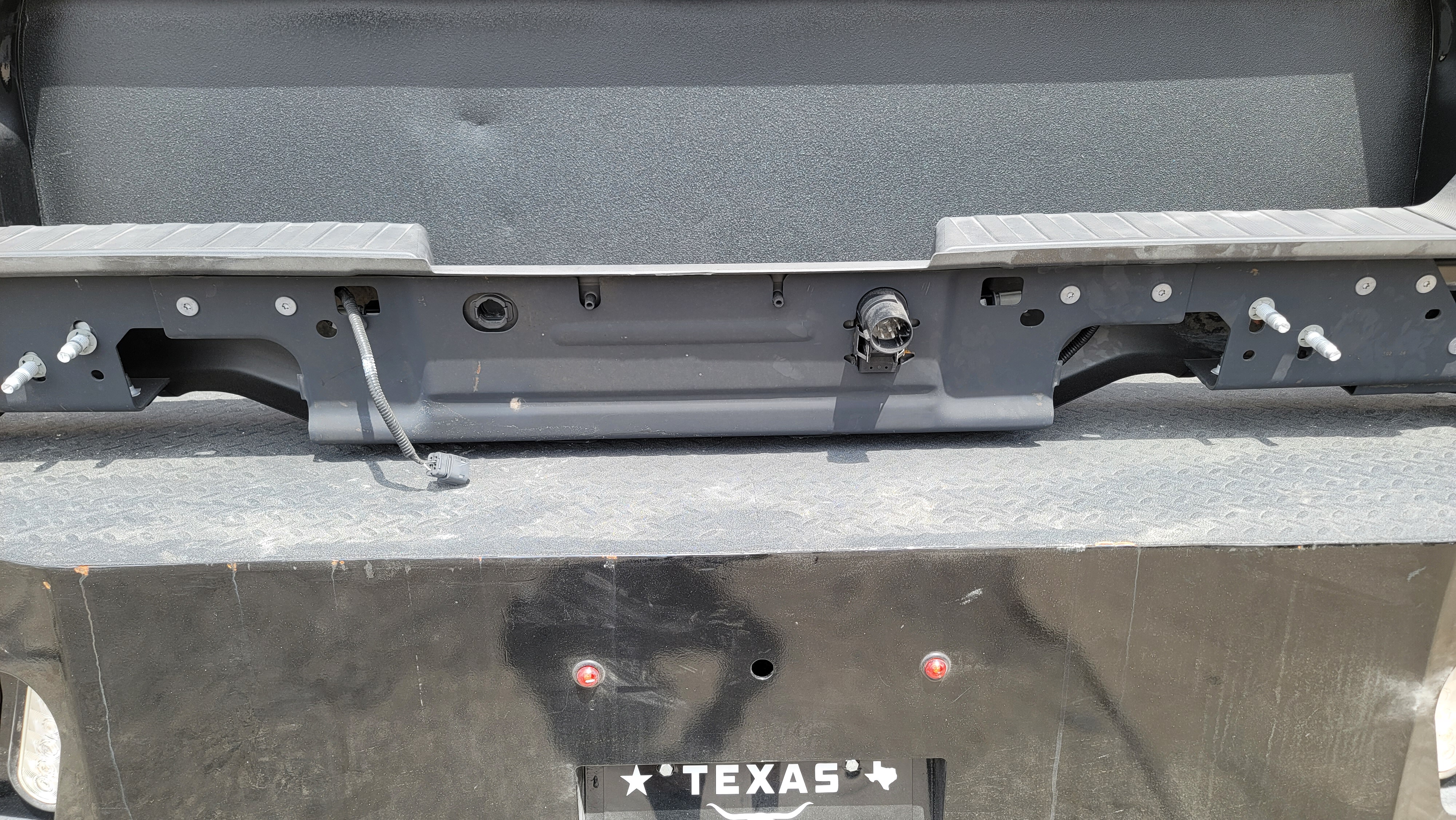 2023–2025 Ford F-250/F-350 Super Duty OEM Rear Step Bumper-233 – Image 8