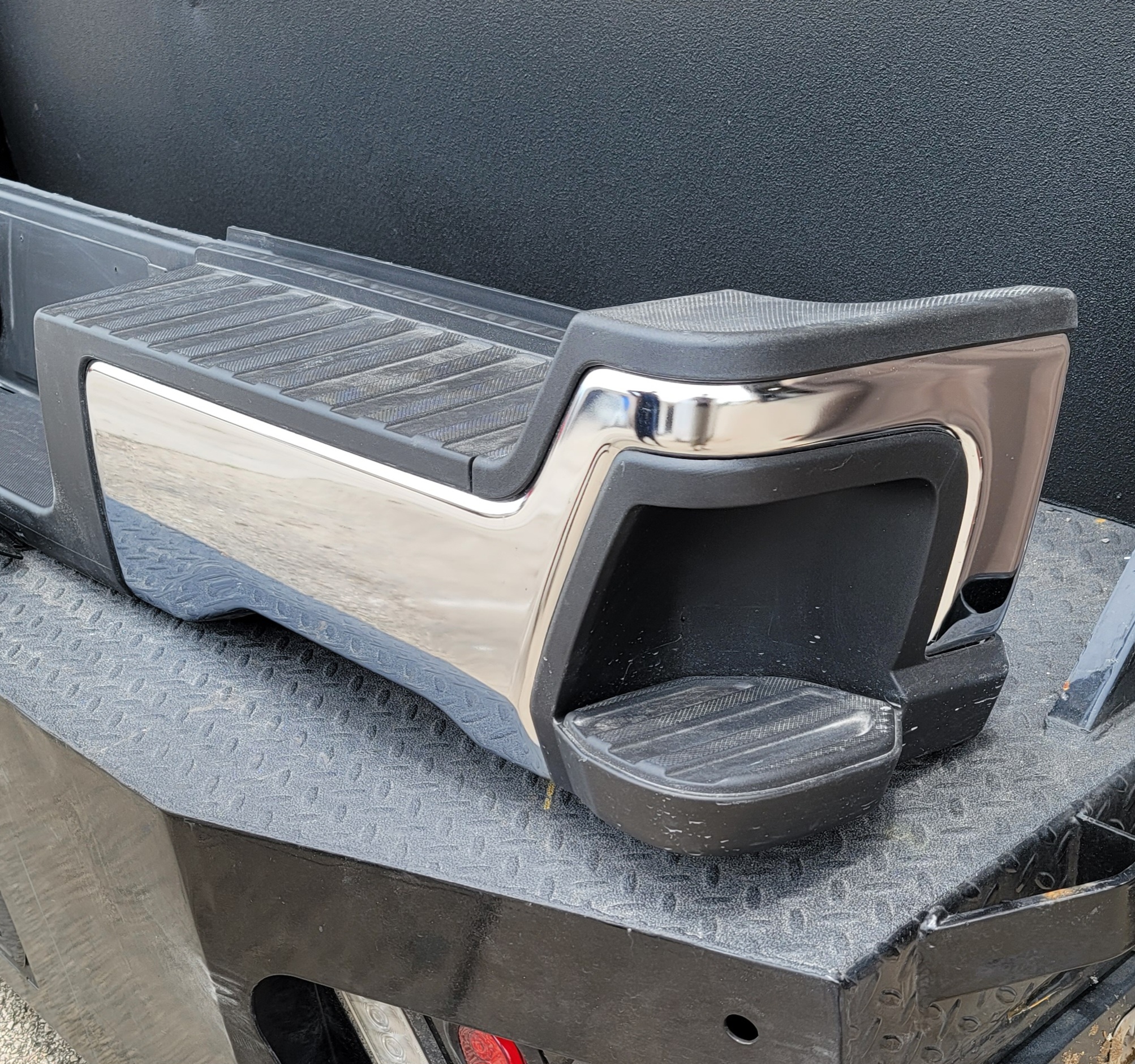 2023–2025 Ford Super Duty F-250/F-350 OEM Rear Bumper-234 – Image 6