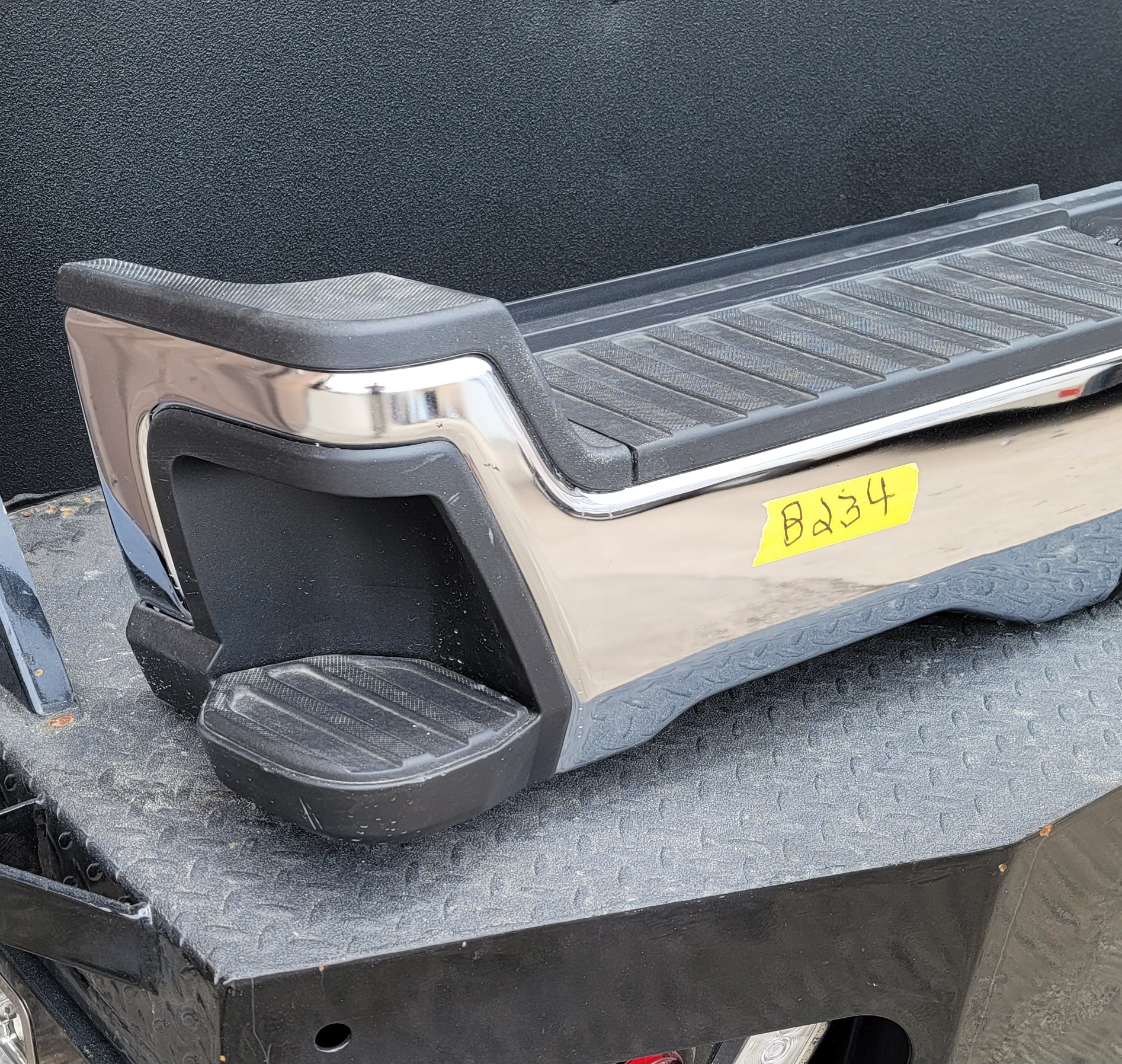 2023–2025 Ford Super Duty F-250/F-350 OEM Rear Bumper-234 – Image 3